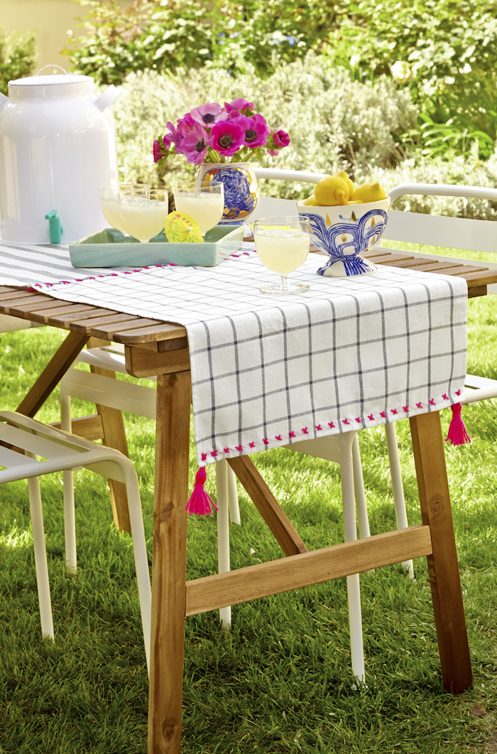 diy tassel tablecloth