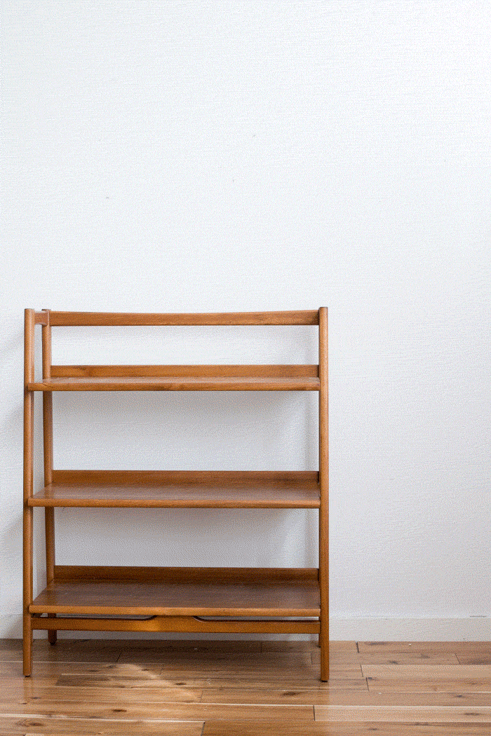 time_lapse_emily_henderson_ginny_brady_blackandwhite_bookshelf