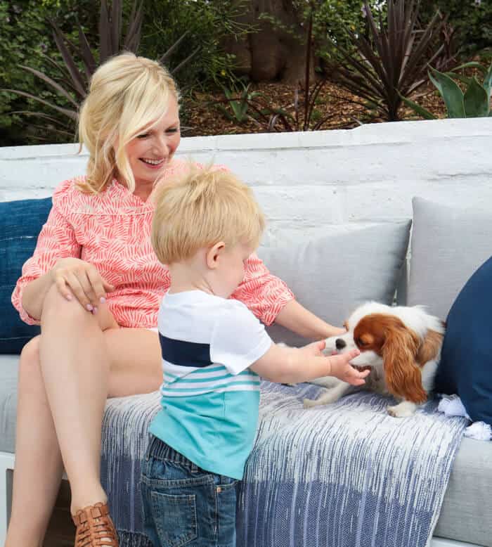Emily_Henderon_Puppy_Deck