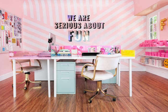 Emily_Henderson_Refinery_29_Candy_Stripe_Walls