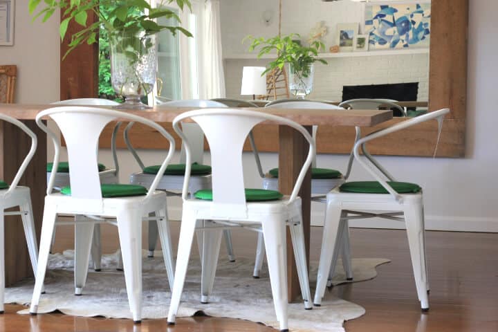 Clean_Bright_Dining_Room