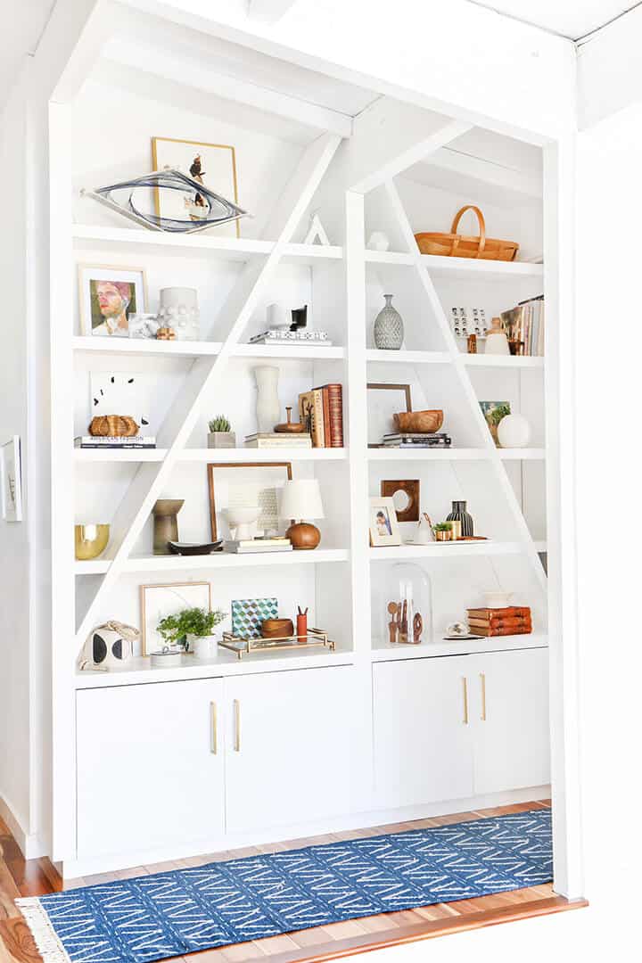3 Steps to Styling Your Bookcase_Emily Henderson_midcentury_bookshelf_modern_blue_white_books_final