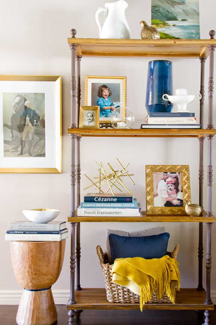 Simple_Bookcase_Styling