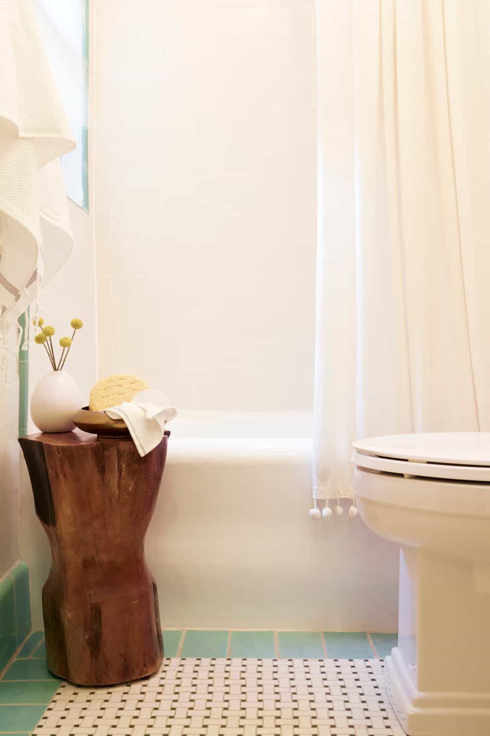 Apartment Rental Bathroom Makeover Takeover Redesign Brady Tolbert White and Turquoise_4_016