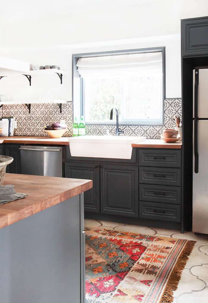 California-Country_Kitchen_Emily-Henderson_blue-wood-concrete-tile-open-shelving-causal_5
