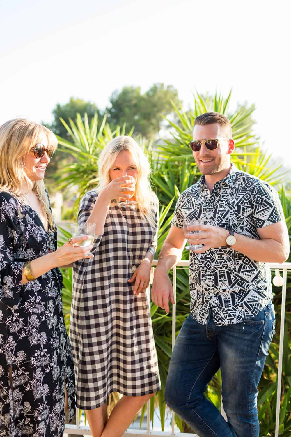 Summer Party_Outdoor Entertaining_Emily Henderson_Blackbox Wines_Flowers_Casual_Pink_Orange_Modern_Organic_Boho_Black_Grey_Blue_32