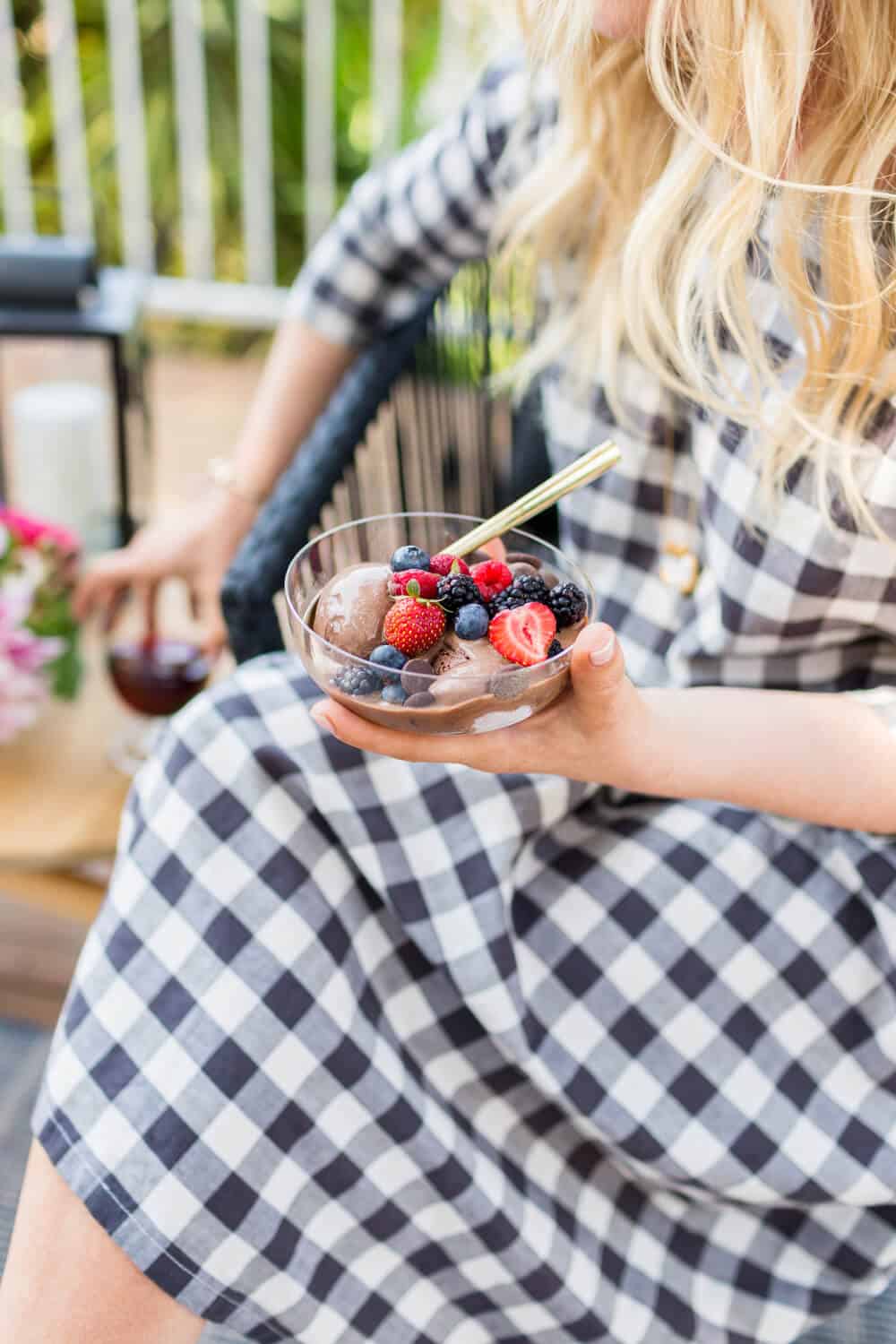 Summer Party_Outdoor Entertaining_Emily Henderson_Blackbox Wines_Flowers_Casual_Pink_Orange_Modern_Organic_Boho_Black_Grey_Blue_7