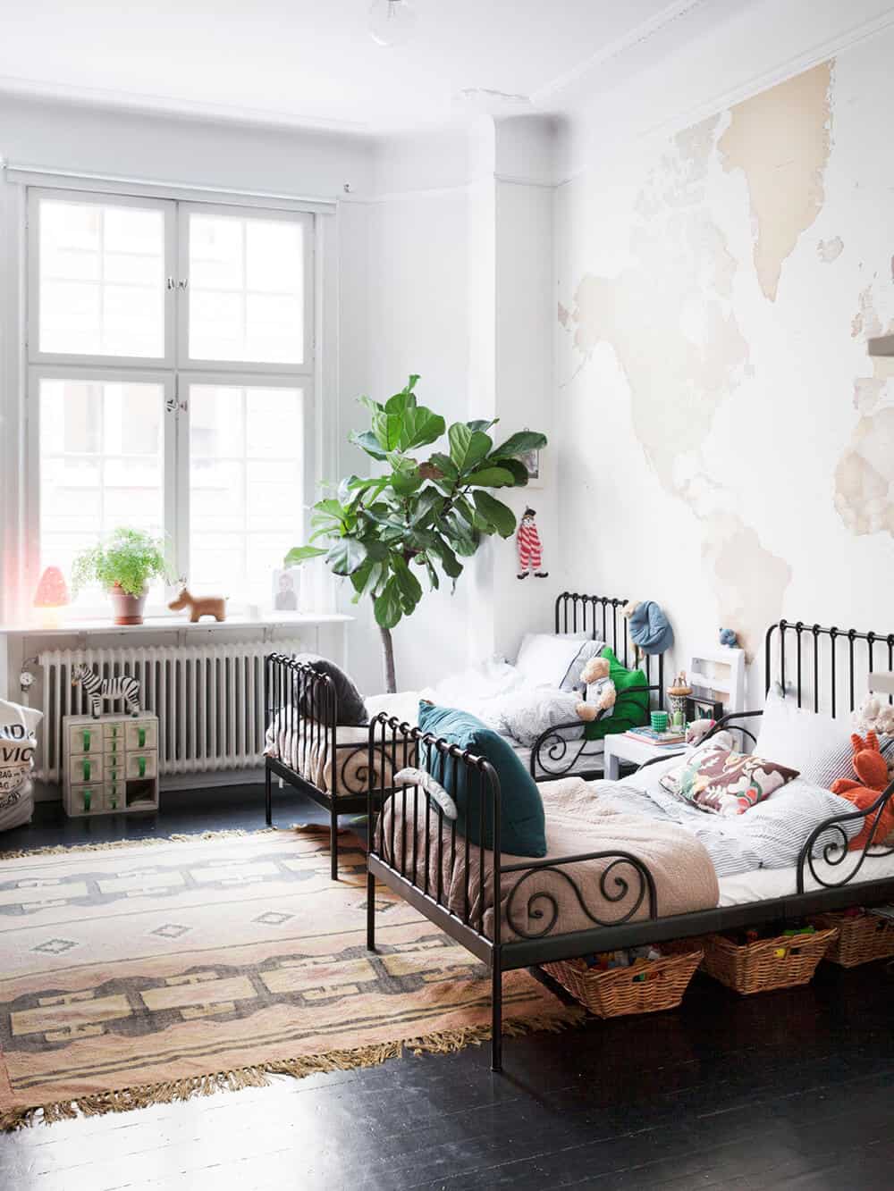 Emily Henderson_Traditional_Kids Bedroom_Twin Beds_Sharing