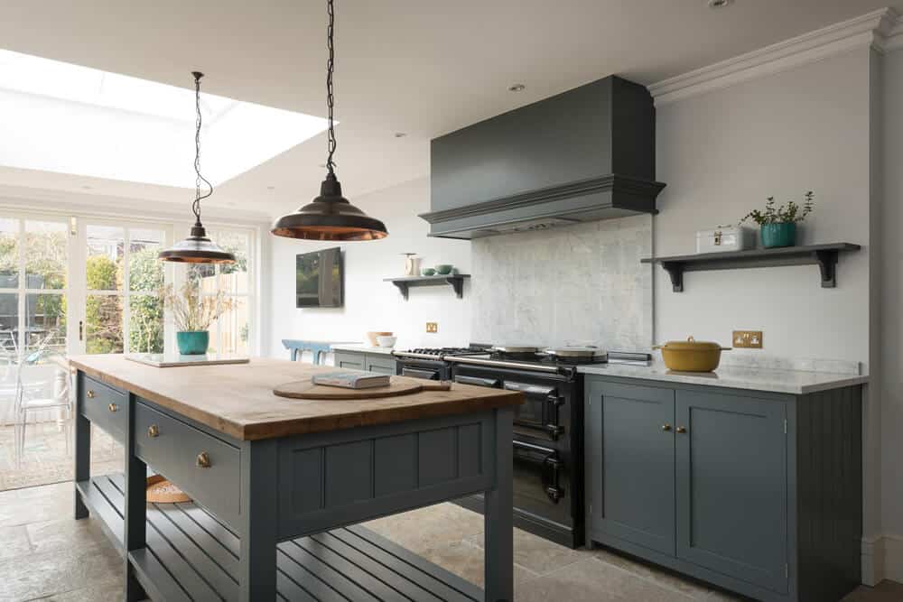 devol-kitchens__english-shaker_traditional-design_kitchen_simple_tudor_country_designer-spotlight_emily-henderson_inspiration_13