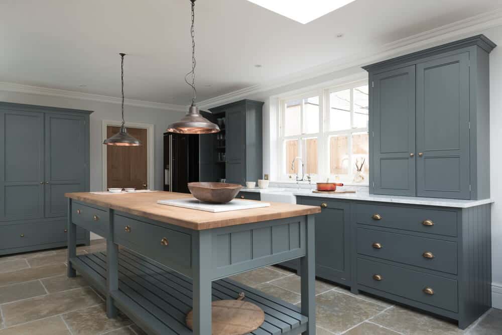 devol-kitchens__english-shaker_traditional-design_kitchen_simple_tudor_country_designer-spotlight_emily-henderson_inspiration_14