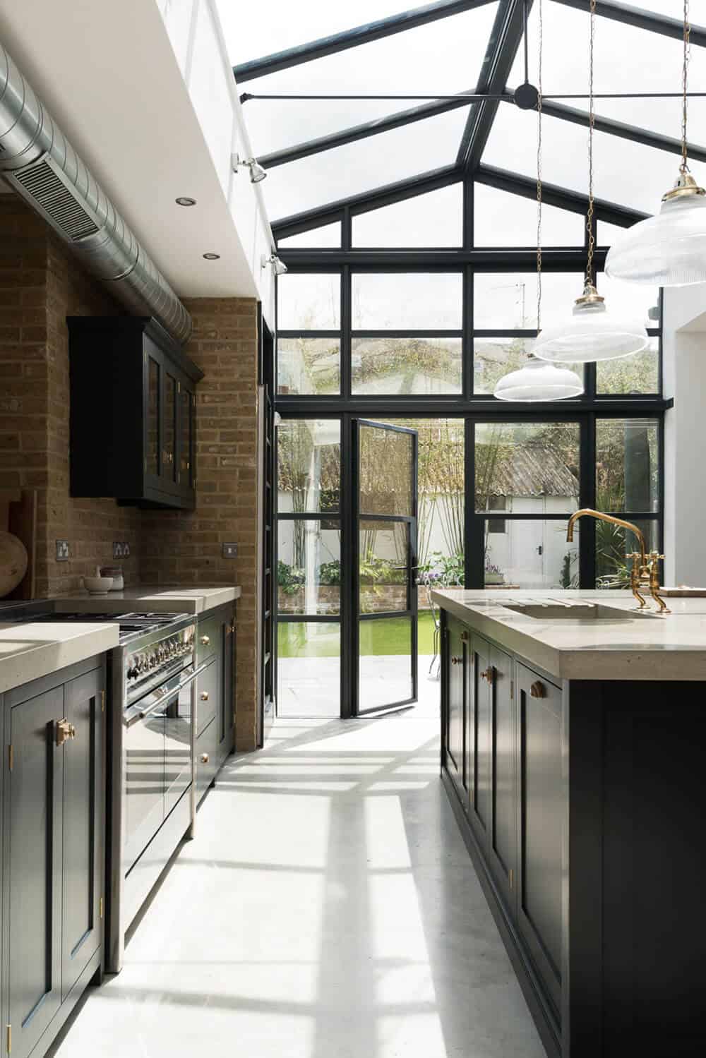 devol-kitchens__english-shaker_traditional-design_kitchen_simple_tudor_country_designer-spotlight_emily-henderson_inspiration_17