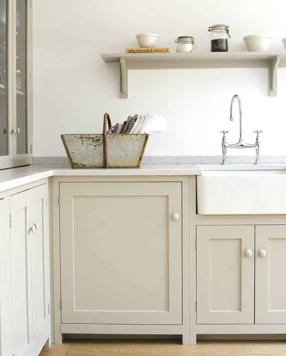 devol-kitchens__english-shaker_traditional-design_kitchen_simple_tudor_country_designer-spotlight_emily-henderson_inspiration_6