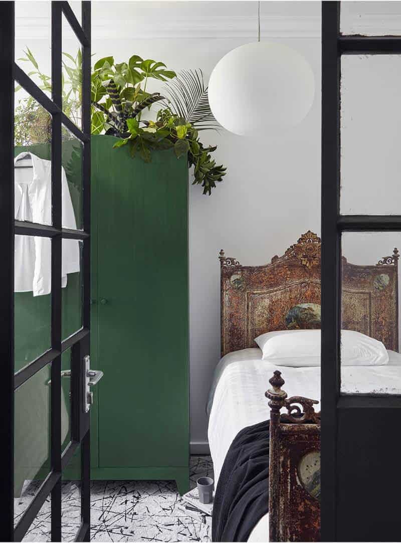 emily-henderson_window-frames-painted_woodwork_living-room_inspiration_traditional_cottage_tudor_6