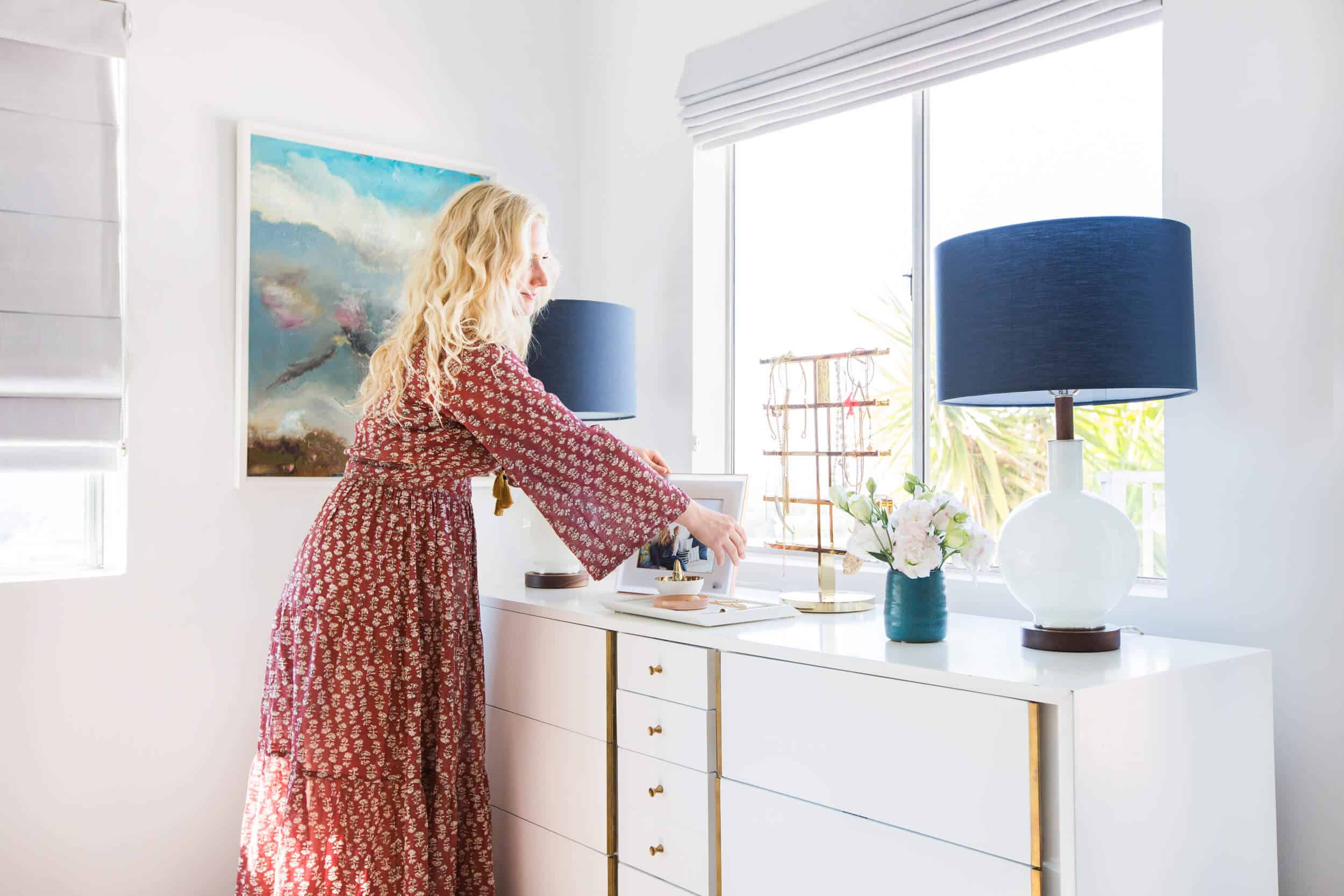 emily-henderson_aura-photo-frame_digital-frame_family_memories_photos_bedroom_master_1