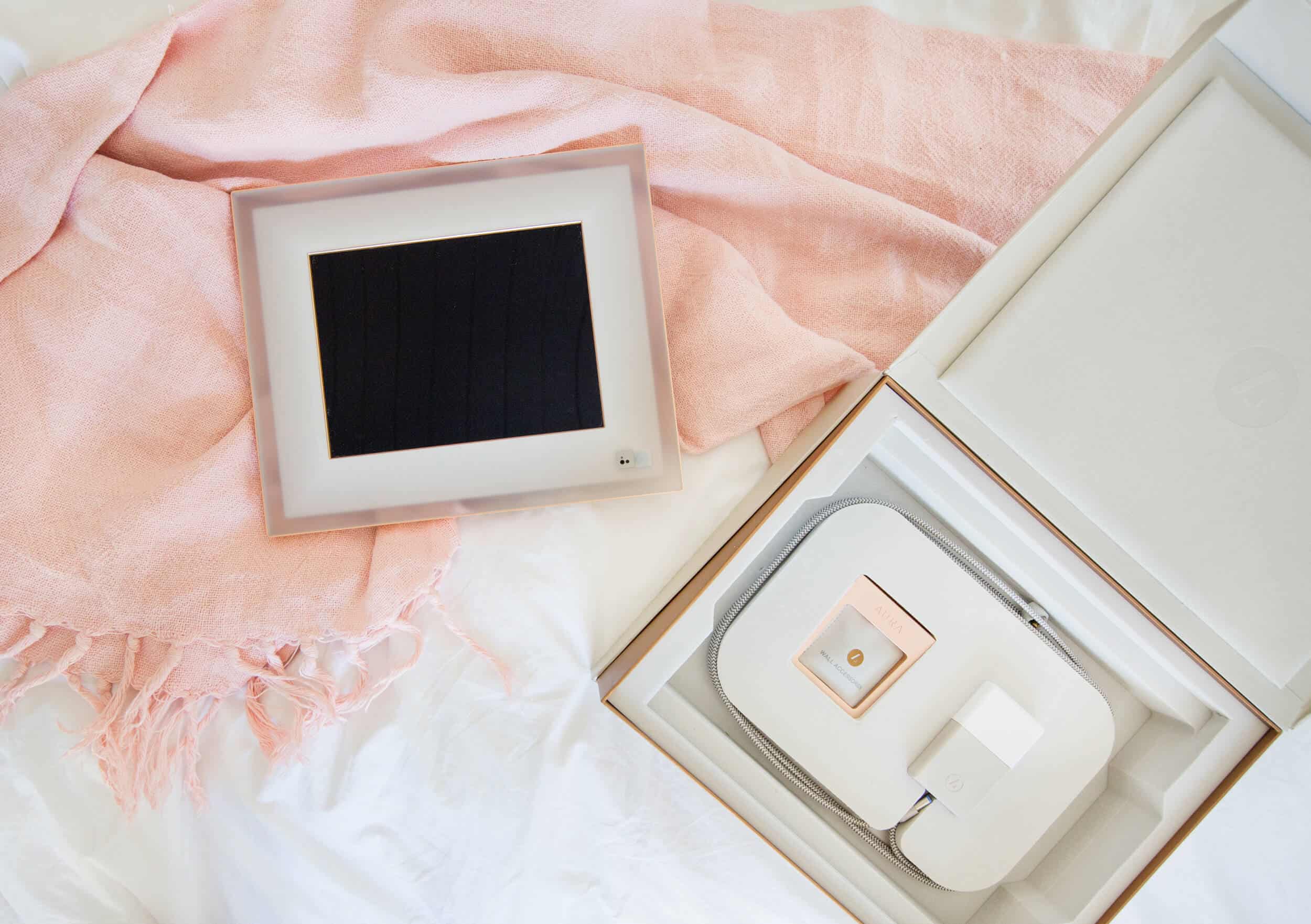 emily-henderson_aura-photo-frame_digital-frame_family_memories_photos_bedroom_master_21