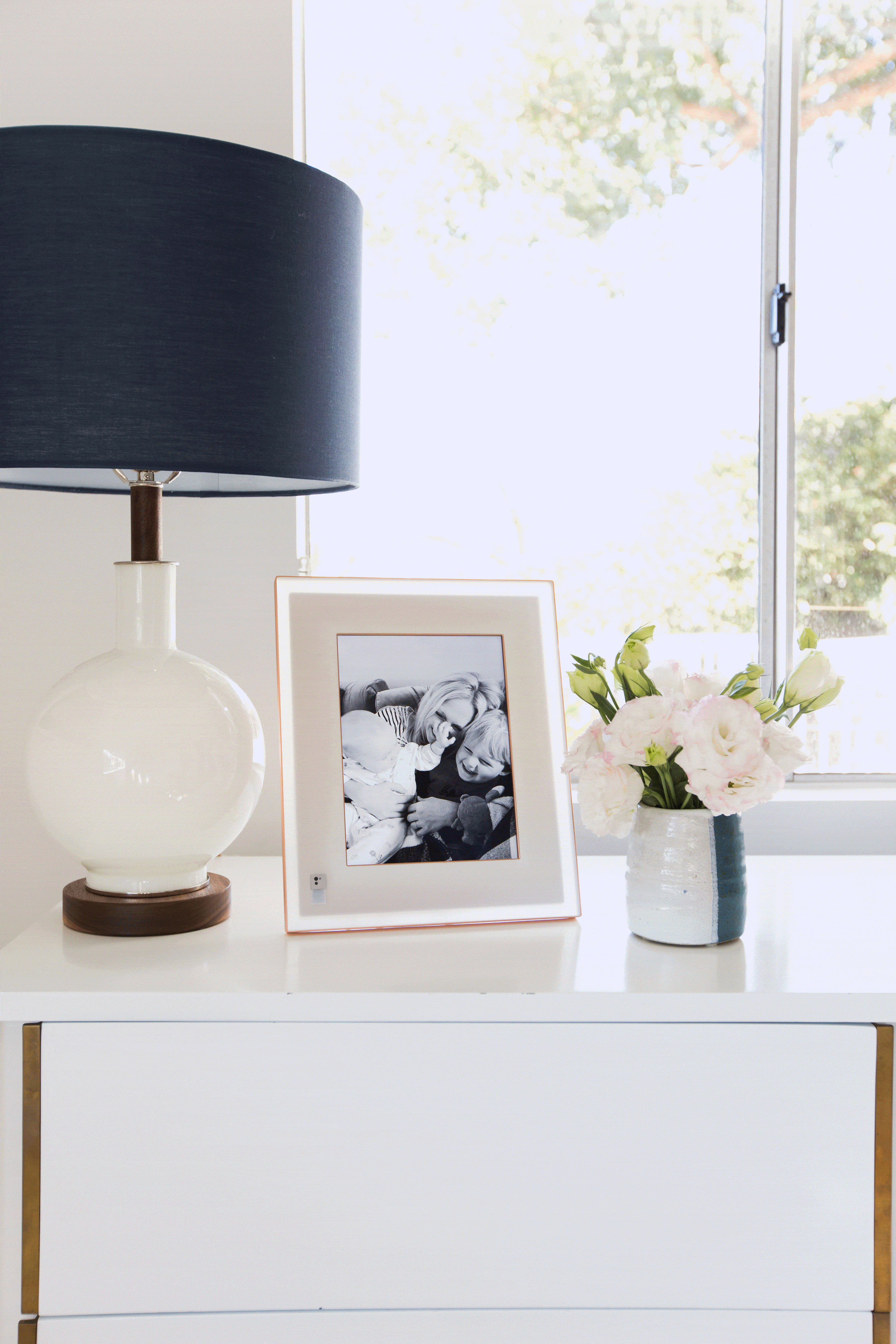 emily-henderson_aura-photo-frame_digital-frame_family_memories_photos_bedroom_master_gif