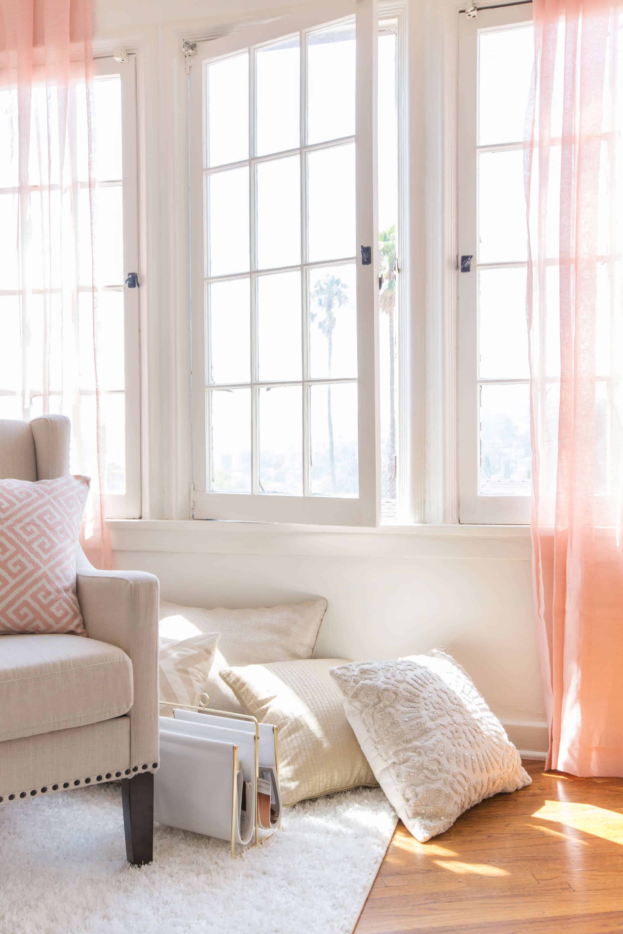 emily-henderson_target_find-your-style_vignette_lux-and-glam_refined_upscale_contemporary_rich_4