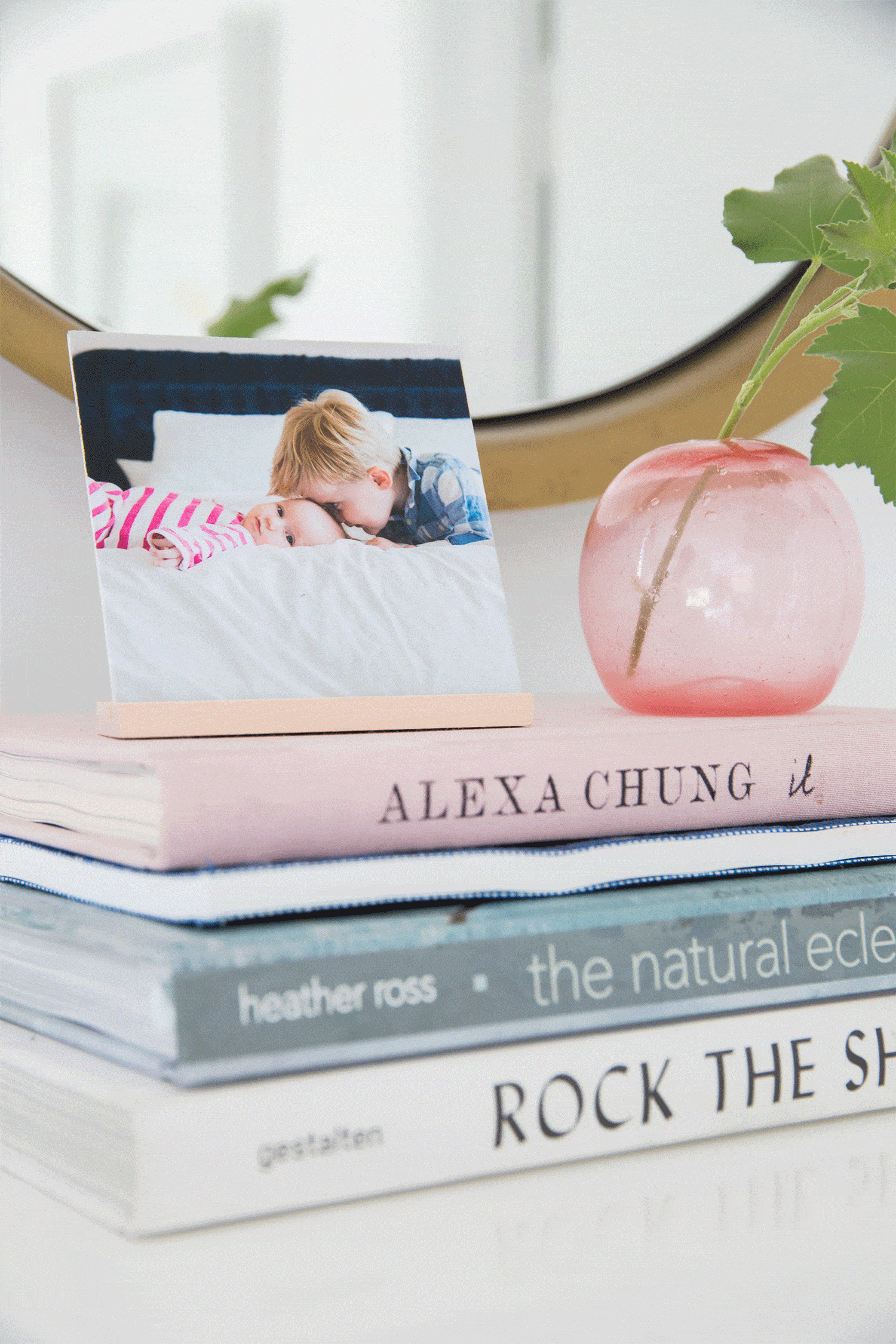 emily-henderson_mpix_gifts_pink_blue_bedroom_frame_gif