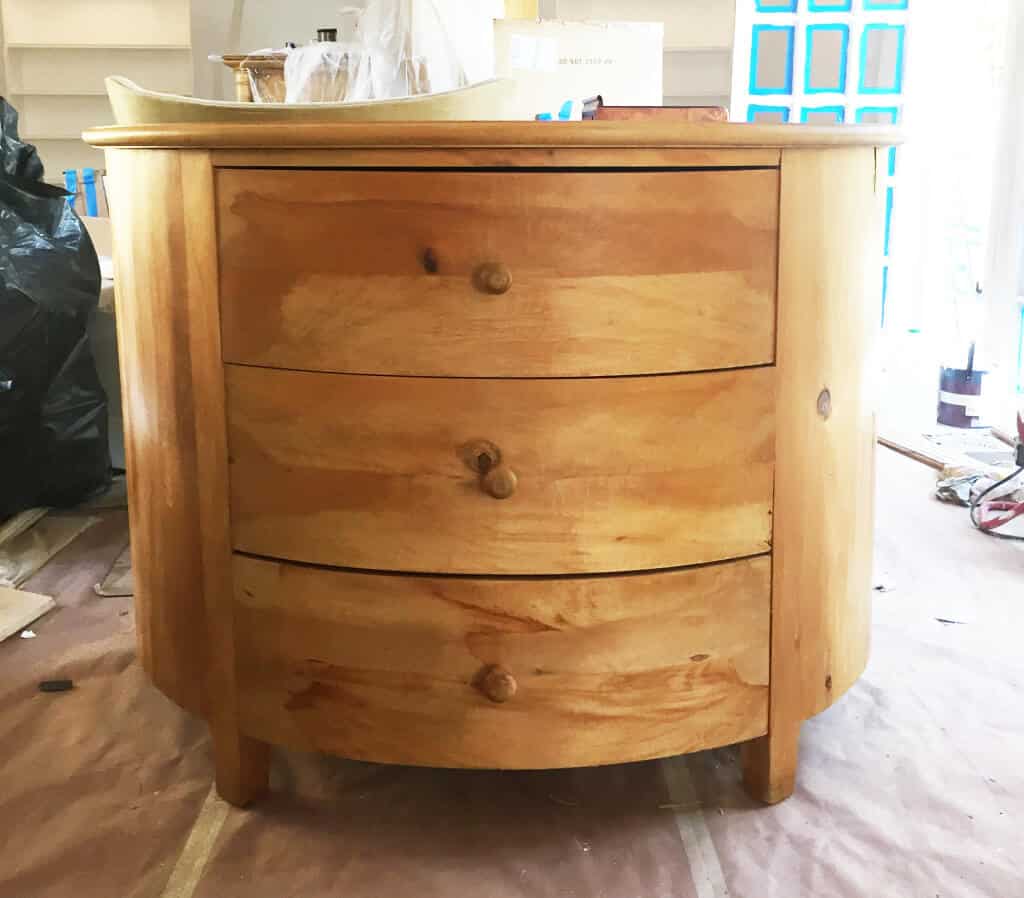 emily-waverly-house_pine-furniture_craigslist-find_dresser_1