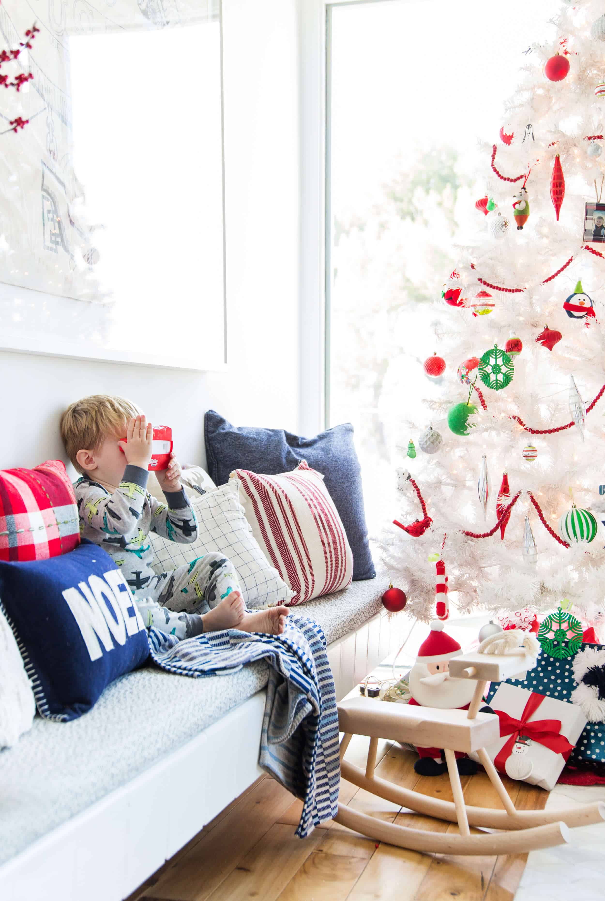 emily-henderson_christmas_holiday-decorating_target_green_red_traditional_decor_13