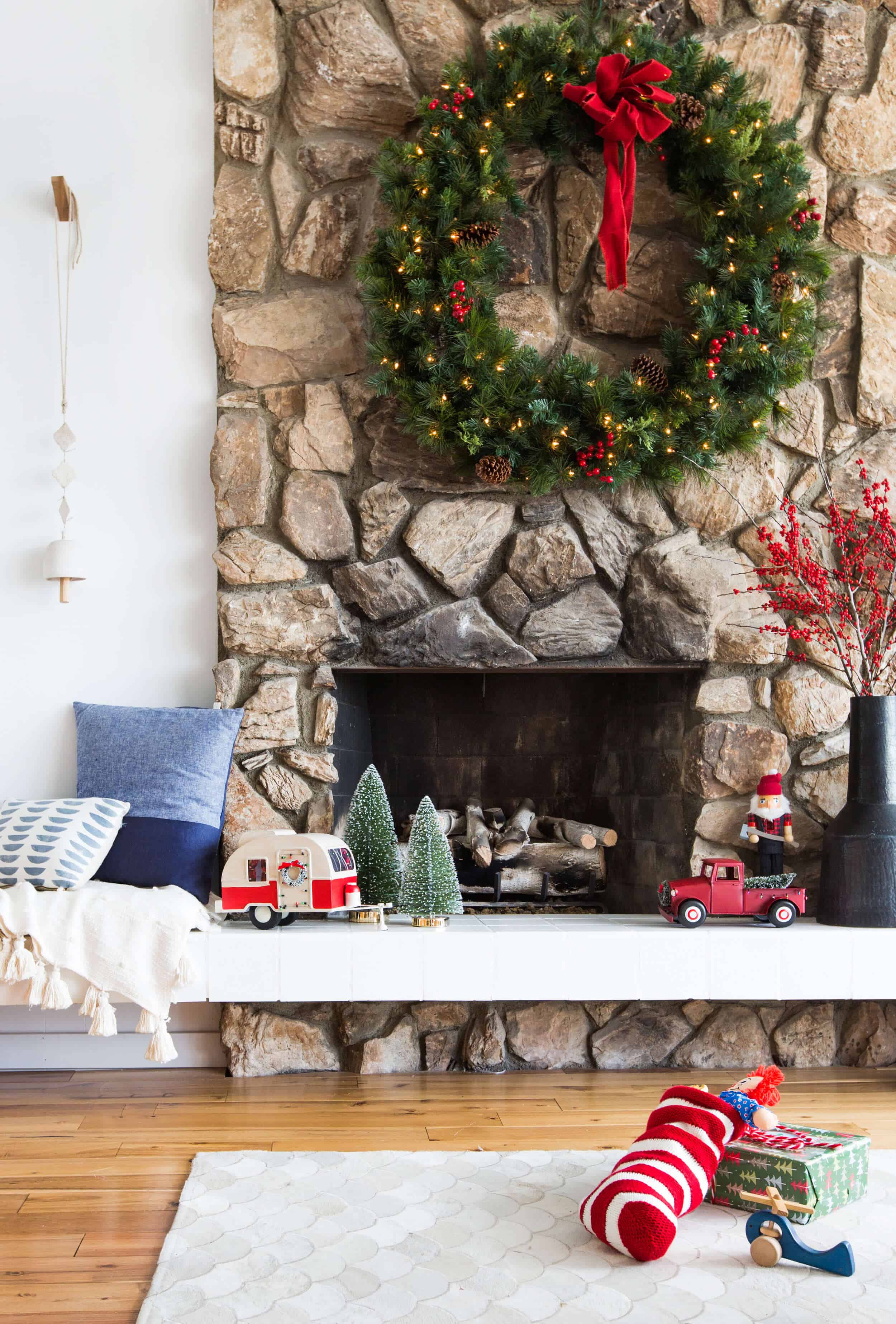 emily-henderson_christmas_holiday-decorating_target_green_red_traditional_decor_17