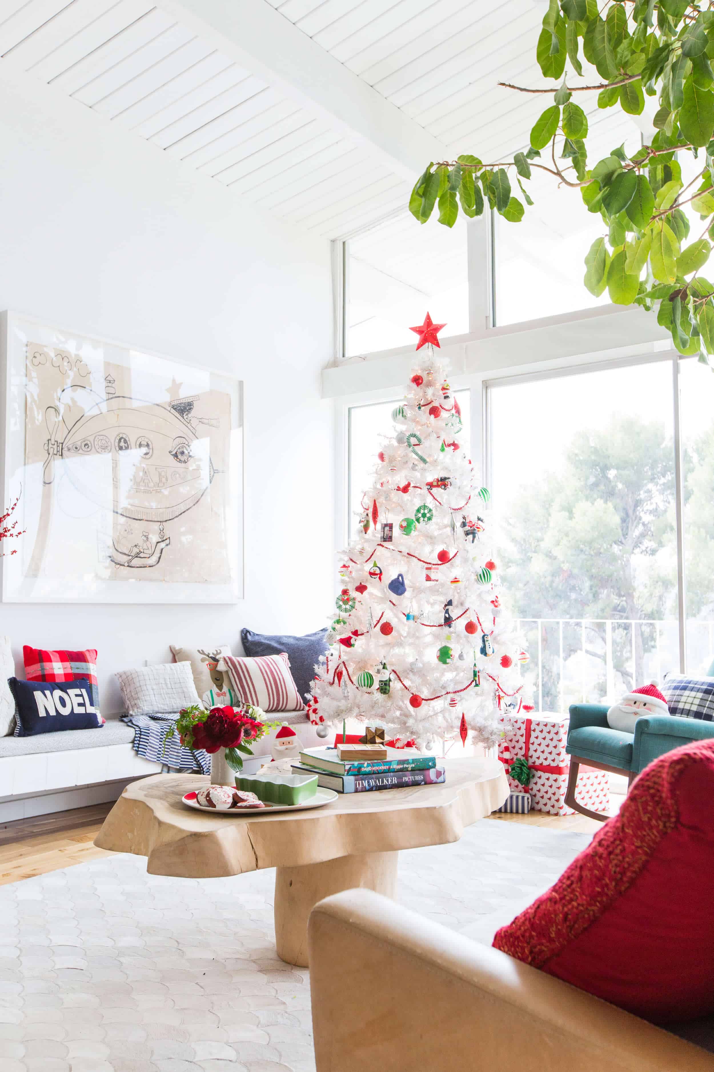 emily-henderson_christmas_holiday-decorating_target_green_red_traditional_decor_18