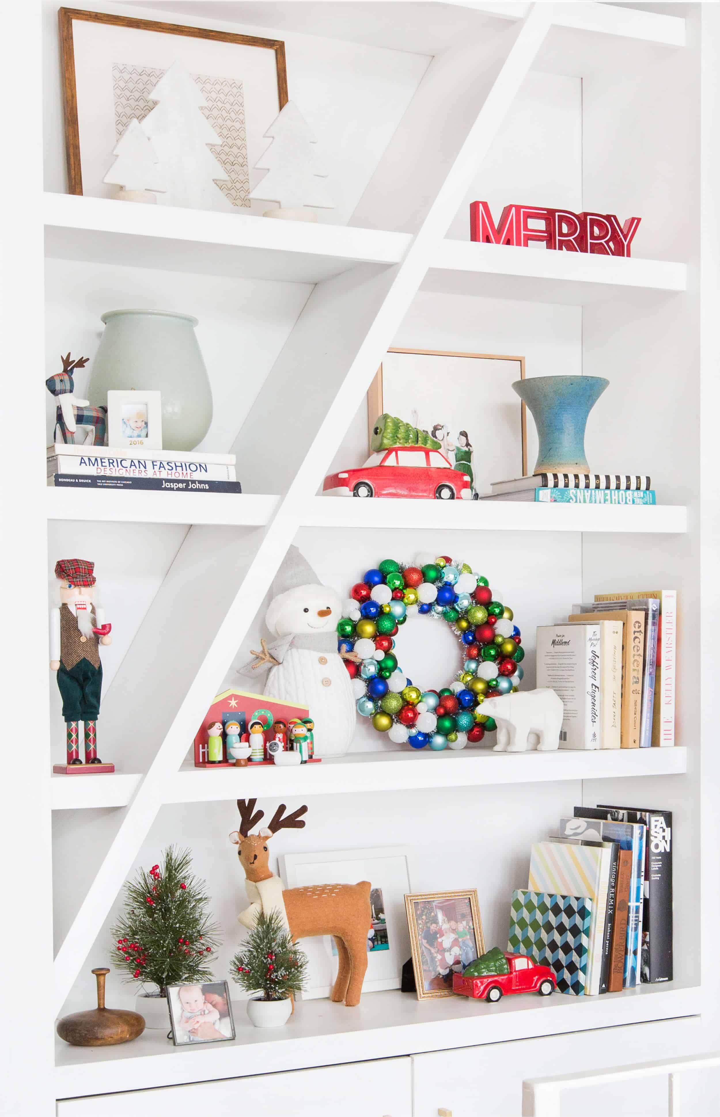 emily-henderson_christmas_holiday-decorating_target_green_red_traditional_decor_22