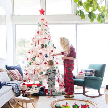 emily-henderson_christmas_holiday-decorating_target_green_red_traditional_decor_29
