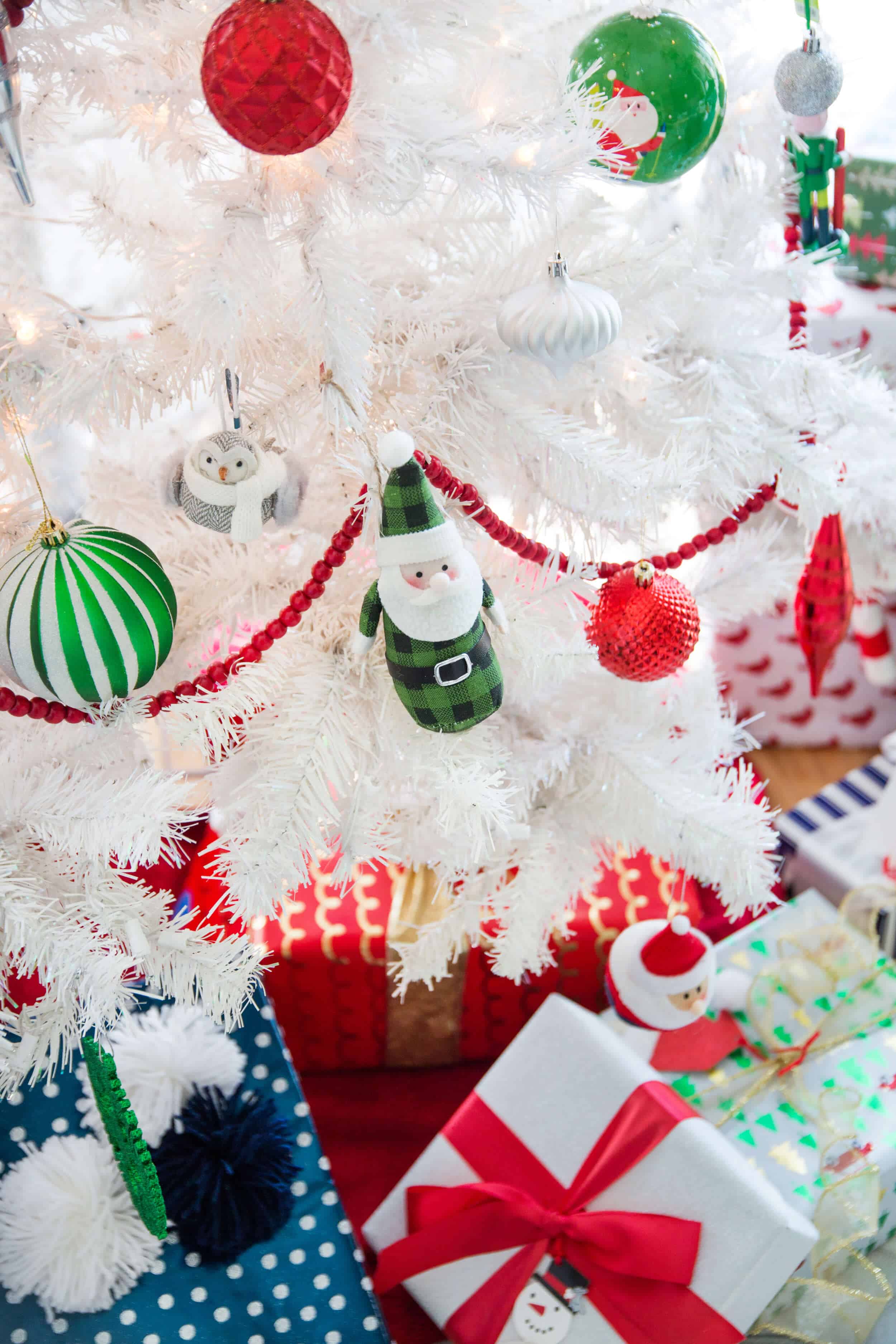 emily-henderson_christmas_holiday-decorating_target_green_red_traditional_decor_6
