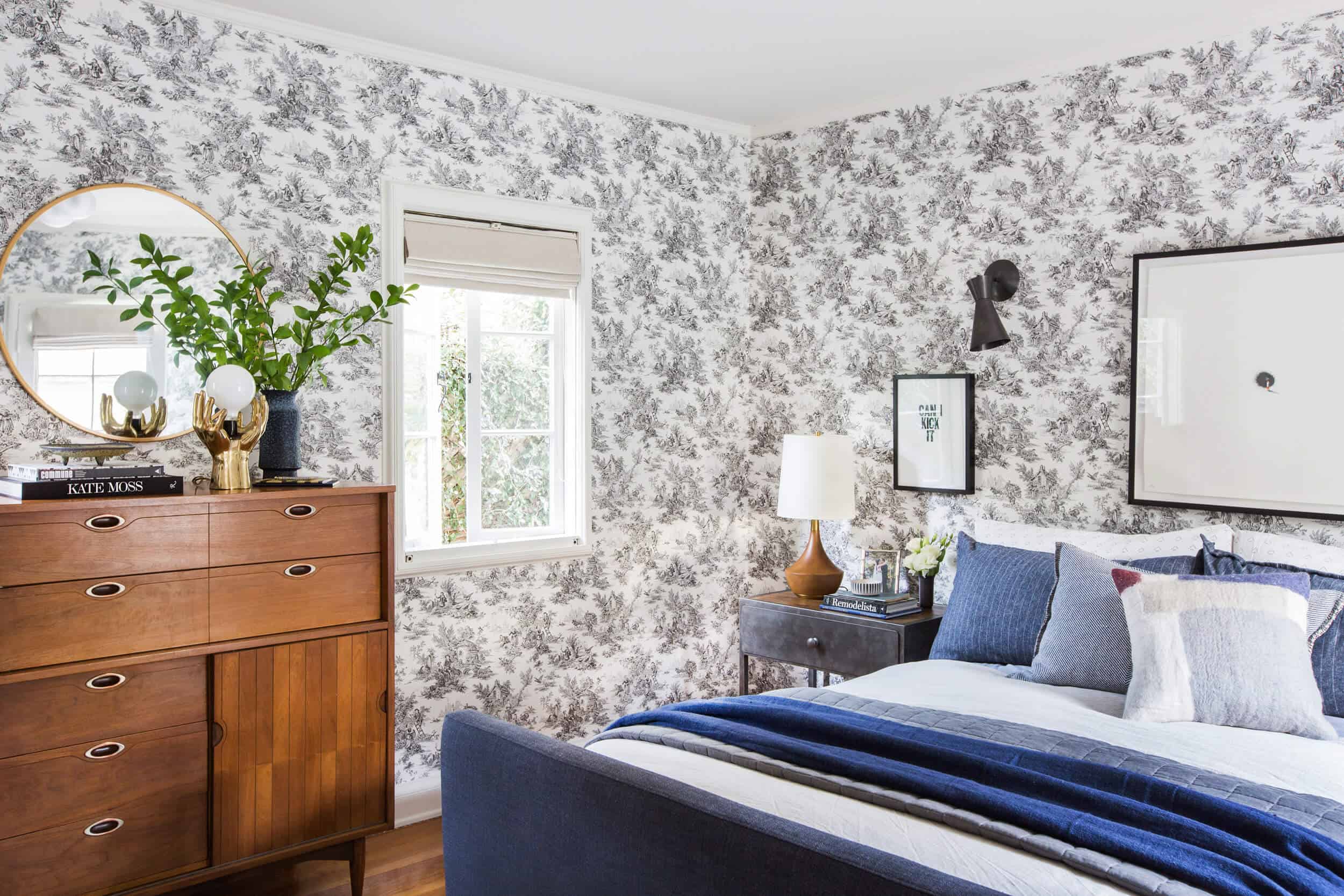 Emily-Henxderson_Full-Design_Little-Guest-Room_Traditional_Eclectic_Bedroom_Pics_81