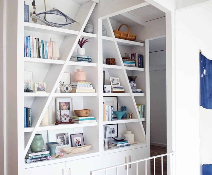 Emily-Henderson_Staged-to-Sell_Curbed_Simple_Uncluttered_Bookcase_Before_1