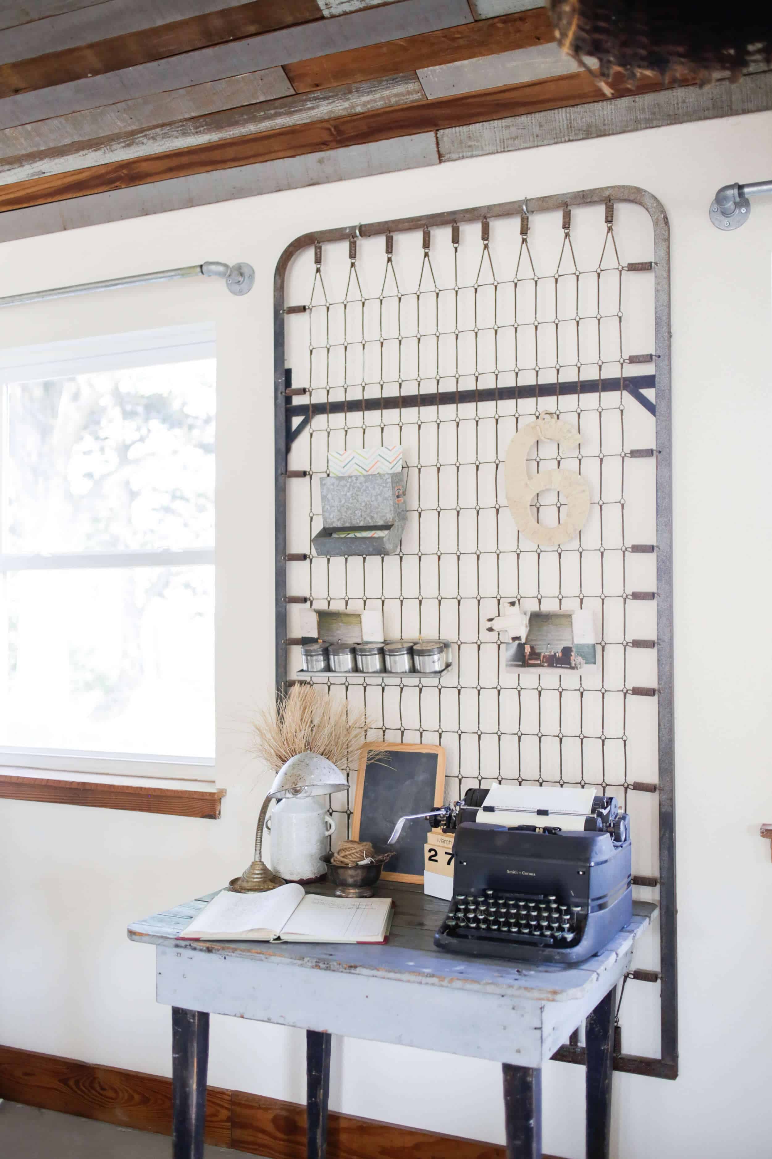 Emily-Henderson_Round-Top_Texas_Antique_Flea-Market_Shopping_EHD-Team_Event-Space_Modern-Farmhouse_Rustic_The-Vintage-Roundtop_13