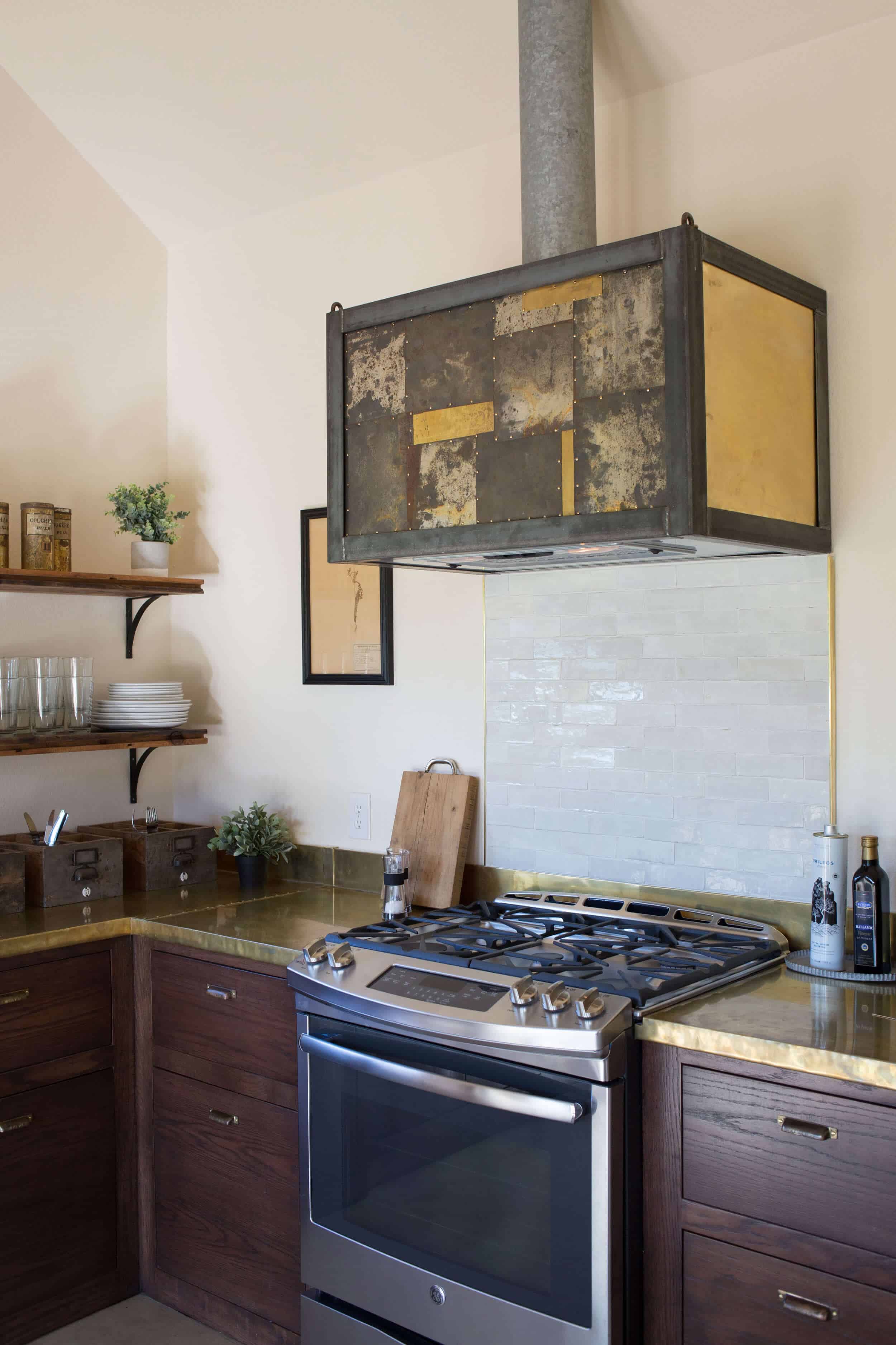 Emily-Henderson_Round-Top_Texas_Antique_Flea-Market_Shopping_EHD-Team_Event-Space_Modern-Farmhouse_Rustic_The-Vintage-Roundtop_23