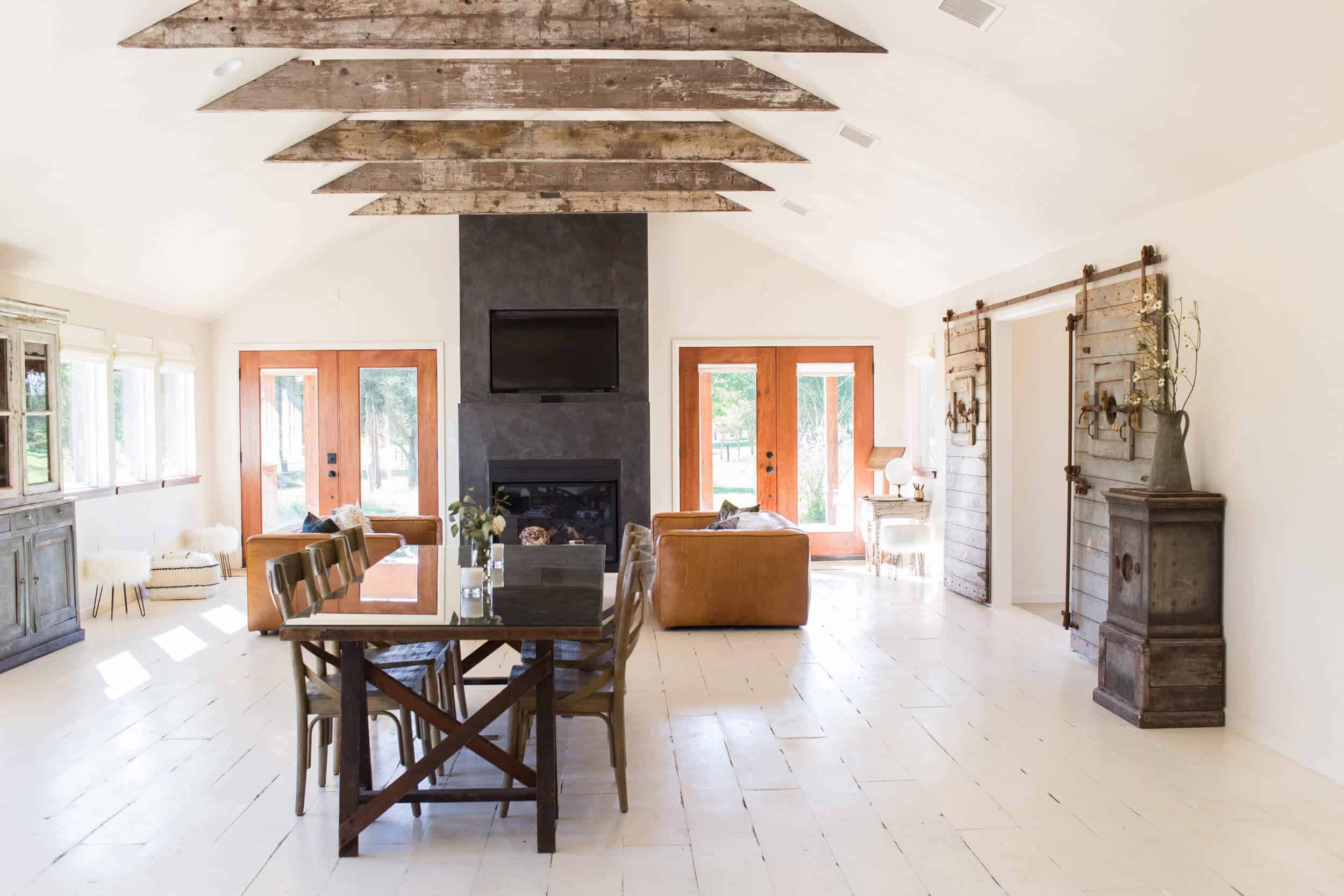 Emily-Henderson_Round-Top_Texas_Antique_Flea-Market_Shopping_EHD-Team_Event-Space_Modern-Farmhouse_Rustic_The-Vintage-Roundtop_261