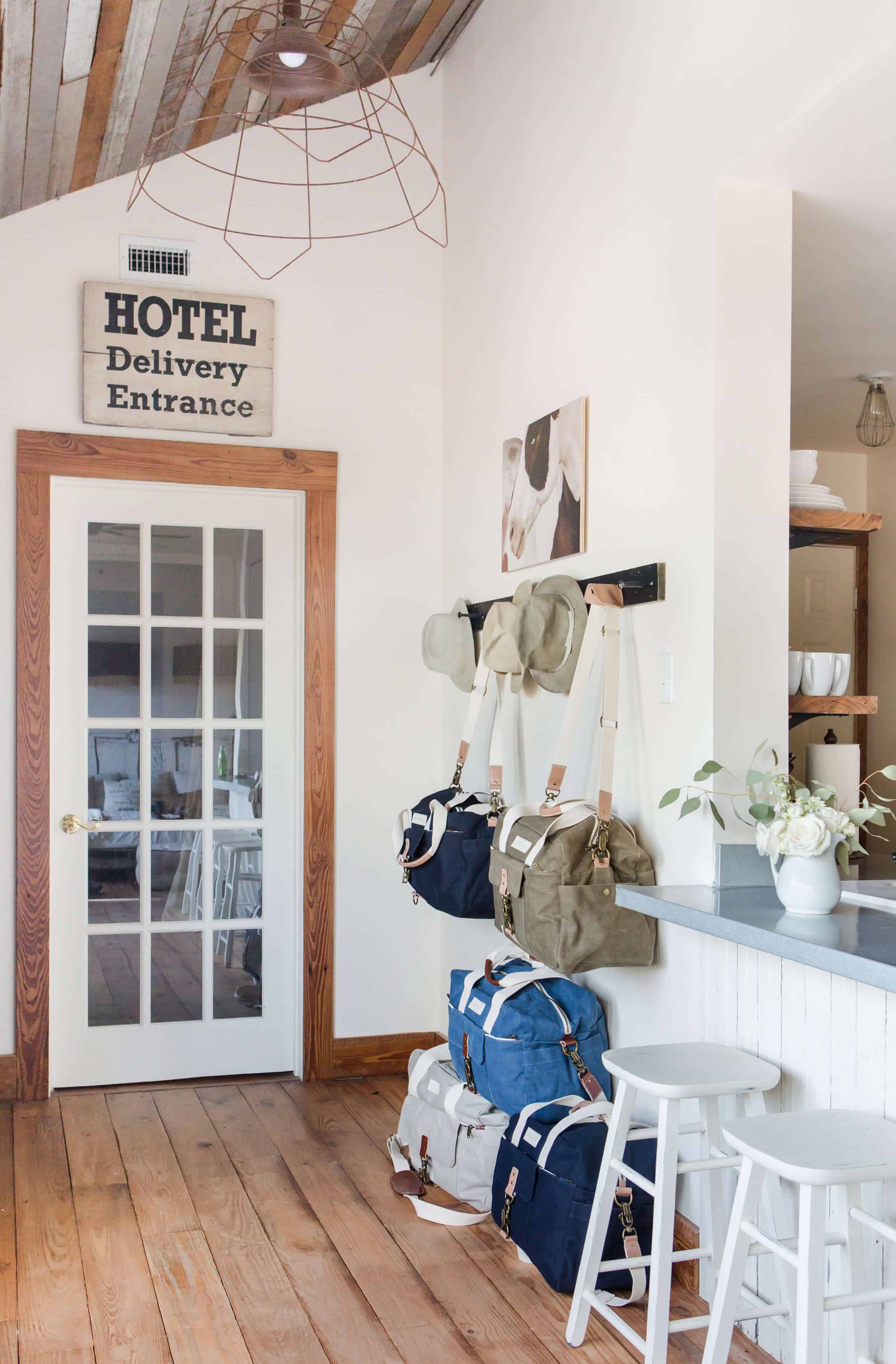 Emily-Henderson_Round-Top_Texas_Antique_Flea-Market_Shopping_EHD-Team_Event-Space_Modern-Farmhouse_Rustic_The-Vintage-Roundtop_37