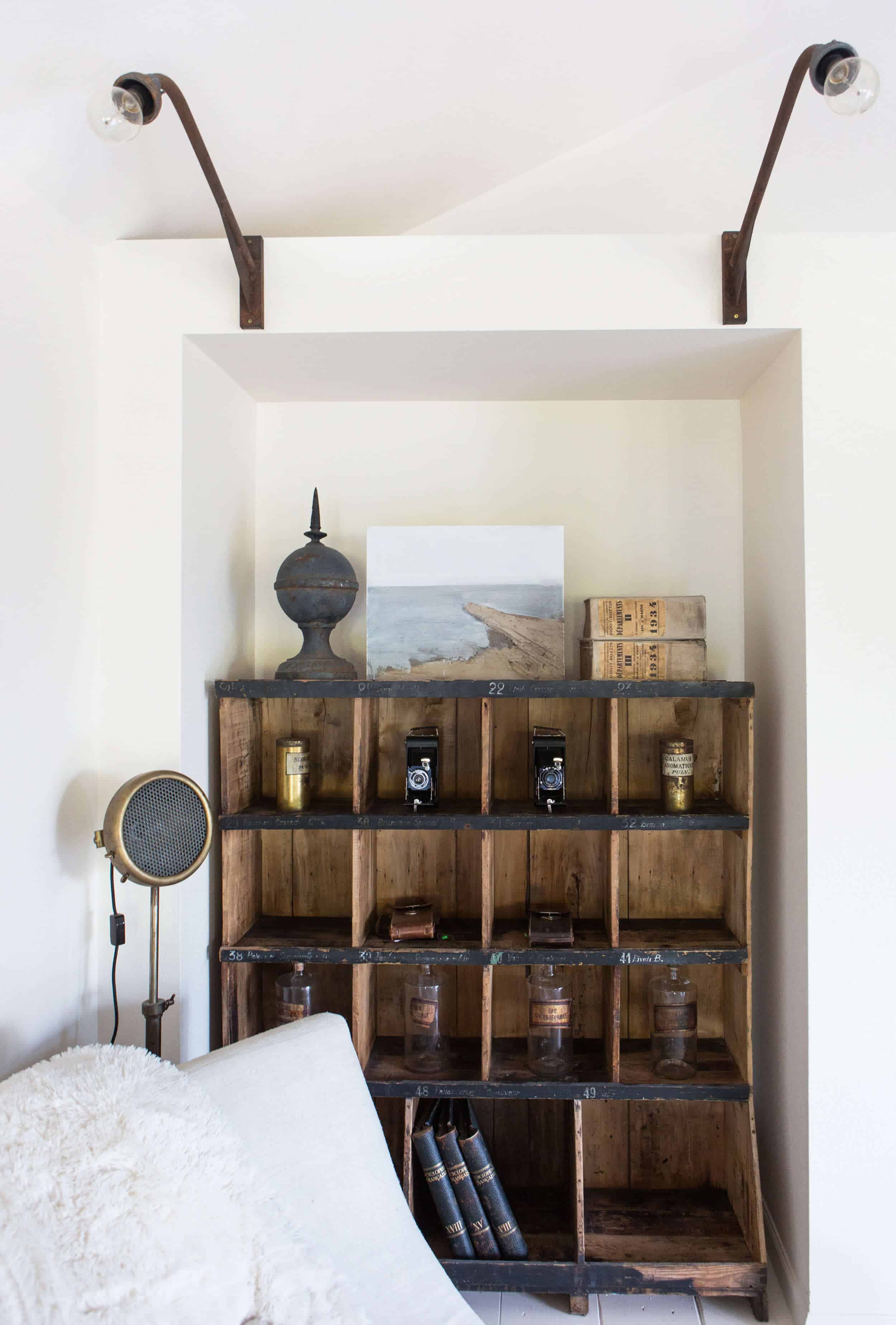 Emily-Henderson_Round-Top_Texas_Antique_Flea-Market_Shopping_EHD-Team_Event-Space_Modern-Farmhouse_Rustic_The-Vintage-Roundtop_38