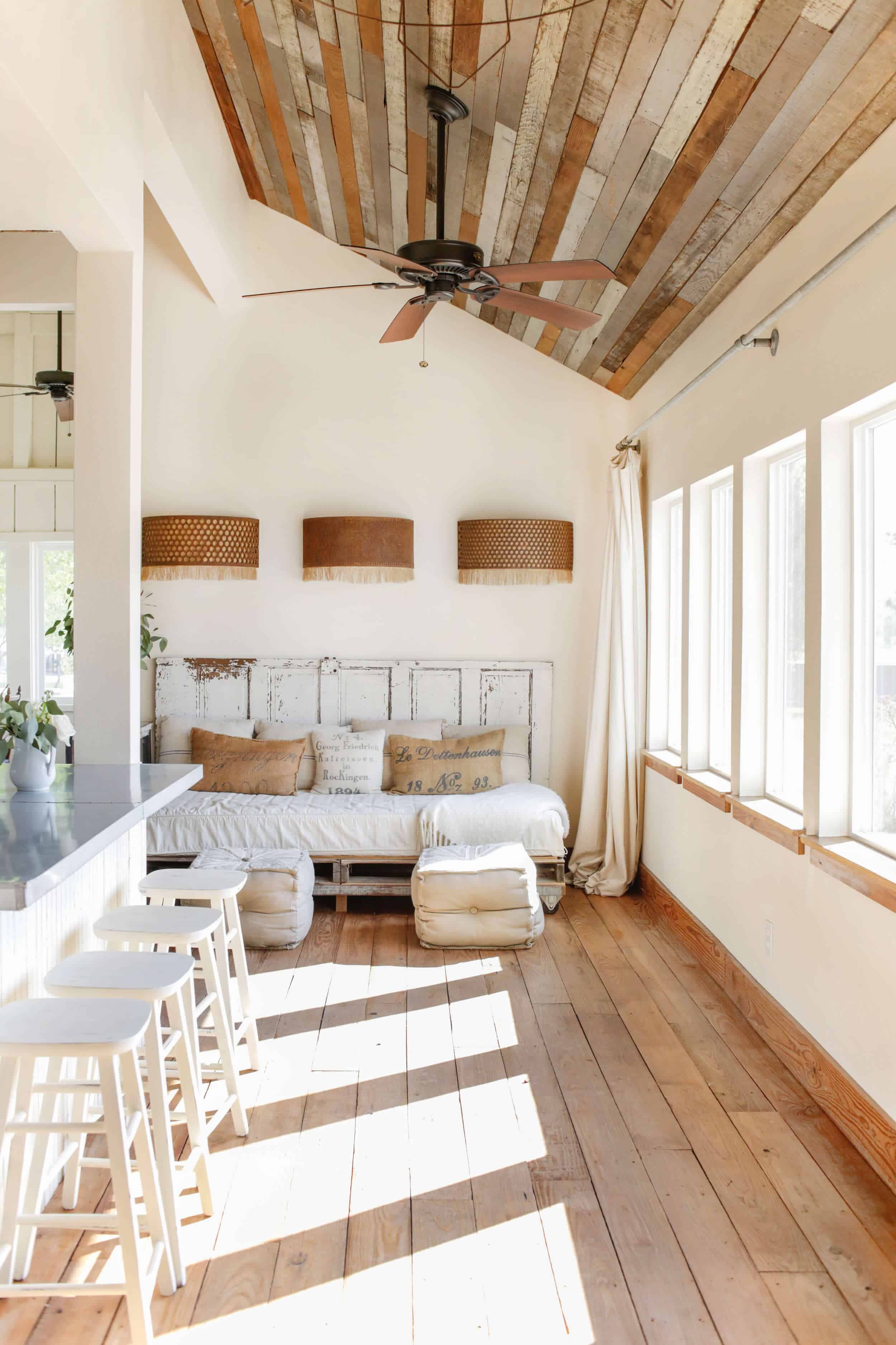 Emily-Henderson_Round-Top_Texas_Antique_Flea-Market_Shopping_EHD-Team_Event-Space_Modern-Farmhouse_Rustic_The-Vintage-Roundtop_7