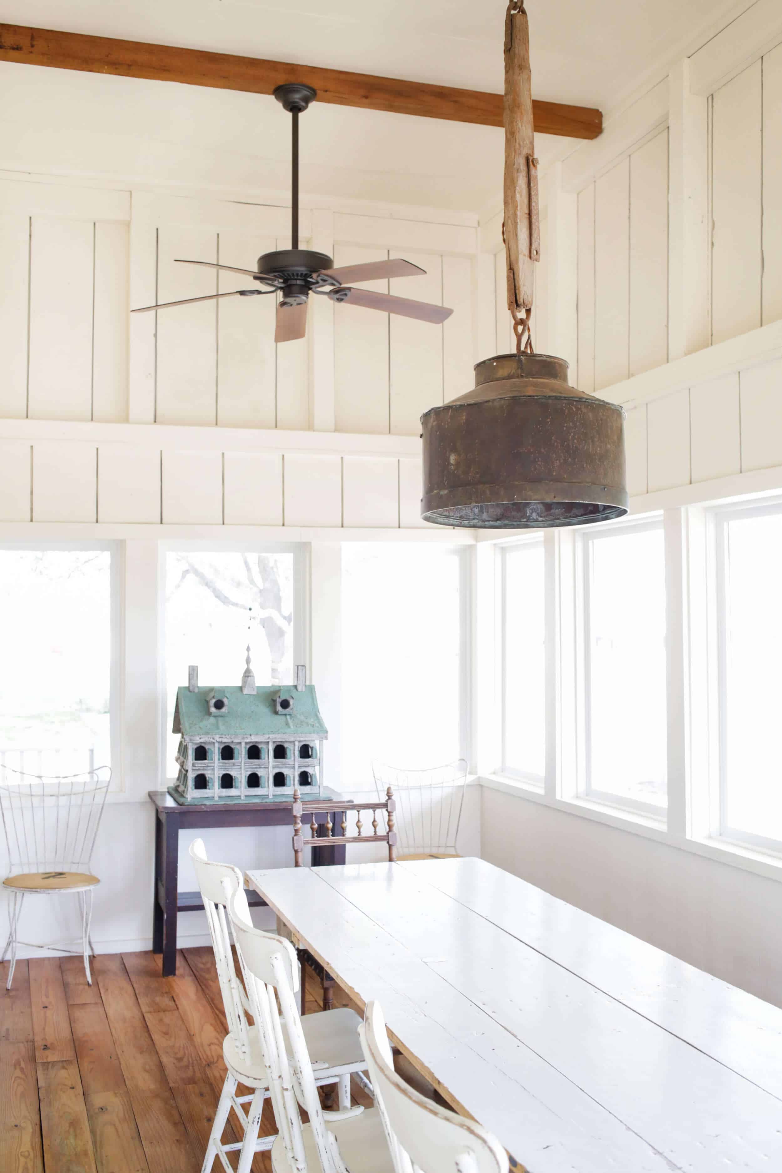 Emily-Henderson_Round-Top_Texas_Antique_Flea-Market_Shopping_EHD-Team_Event-Space_Modern-Farmhouse_Rustic_The-Vintage-Roundtop_8