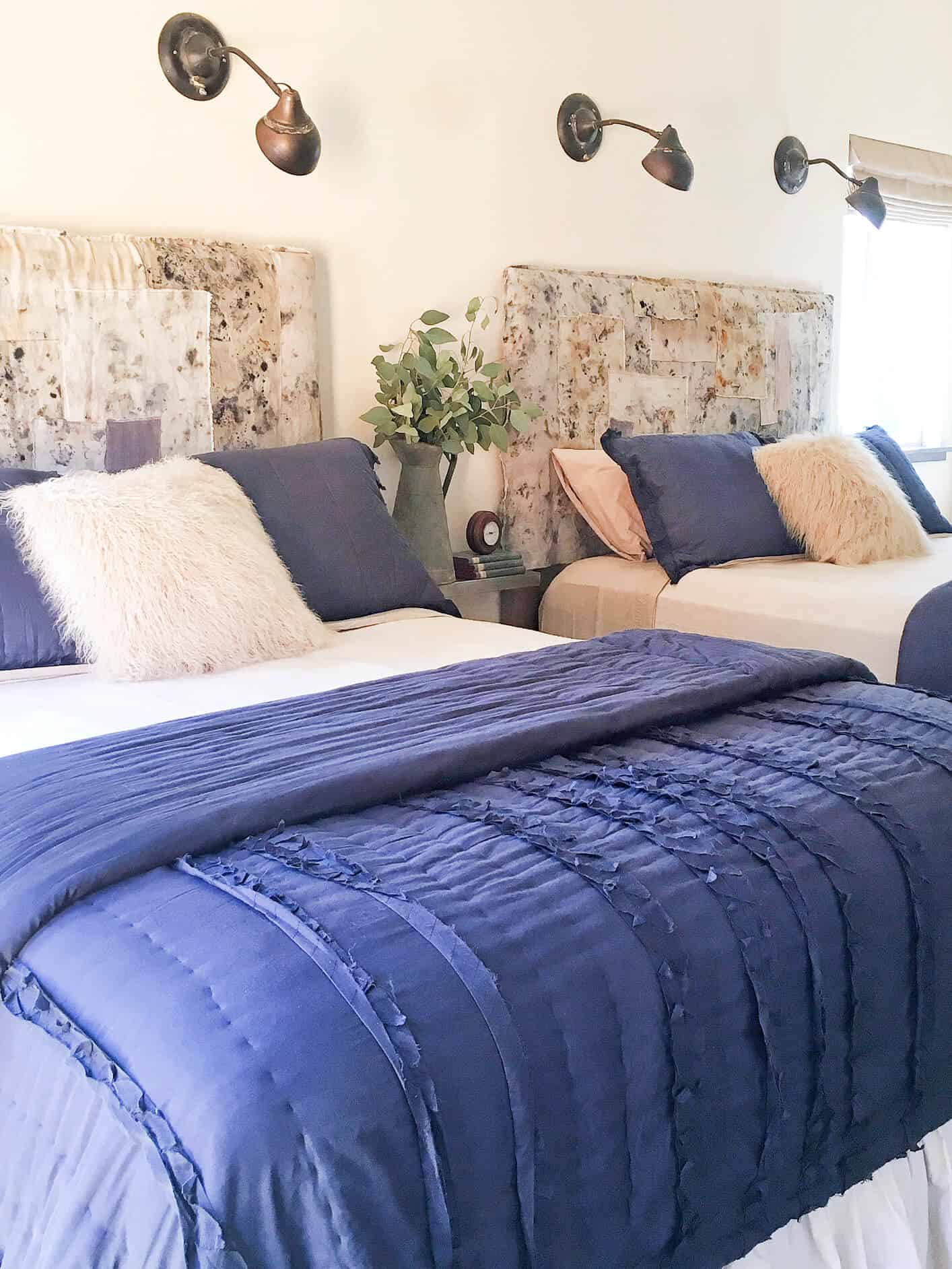 Emily-Henderson_Round-Top_Texas_Antique_Flea-Market_Shopping_EHD-Team_Event-Space_Modern-Farmhouse_Rustic_The-Vintage-Roundtop_bedroom