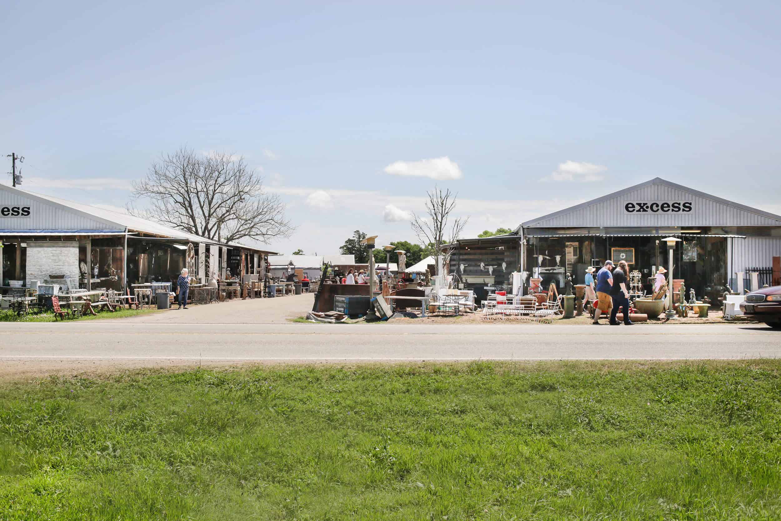 Emily-Henderson_Round-Top_Texas_Antique_Flea-Market_Shopping_EHD-Team_Intro-Post_43