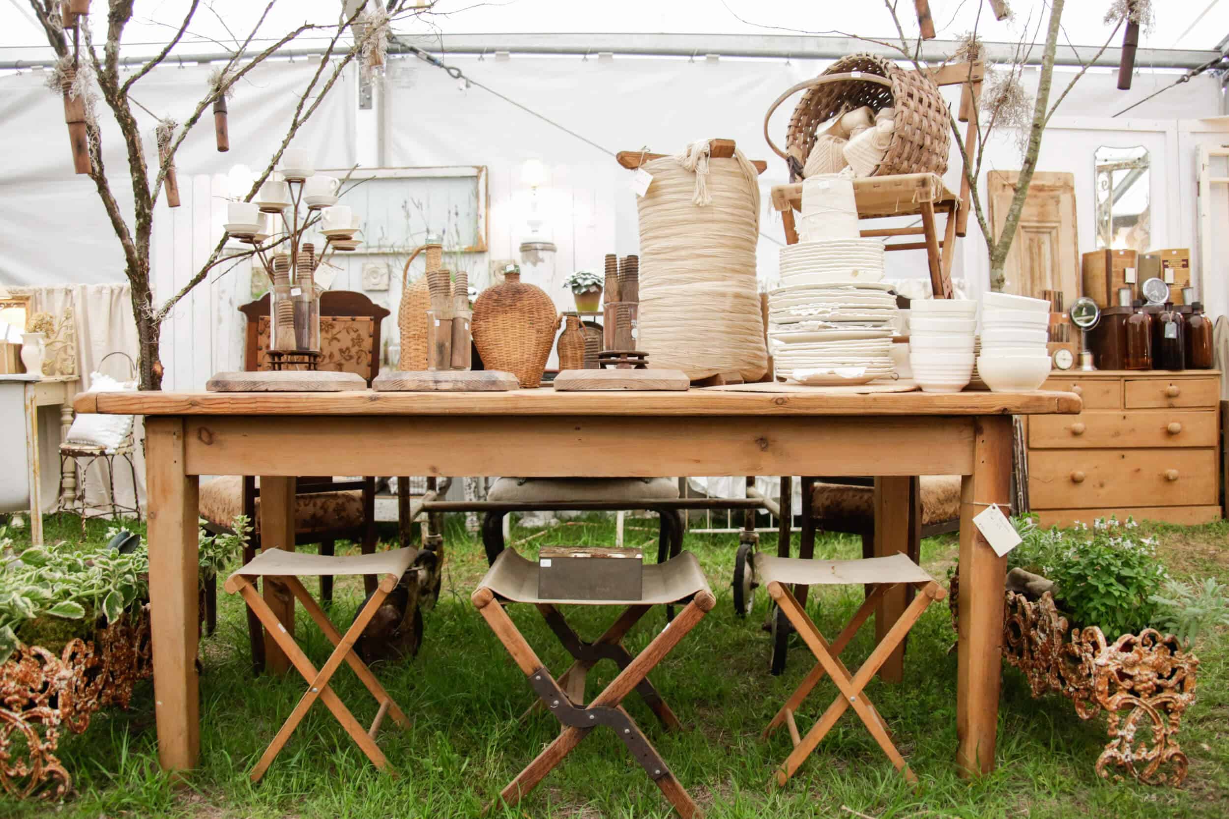 Emily-Henderson_Round-Top_Texas_Antique_Flea-Market_Shopping_EHD-Team_Intro-Post_6
