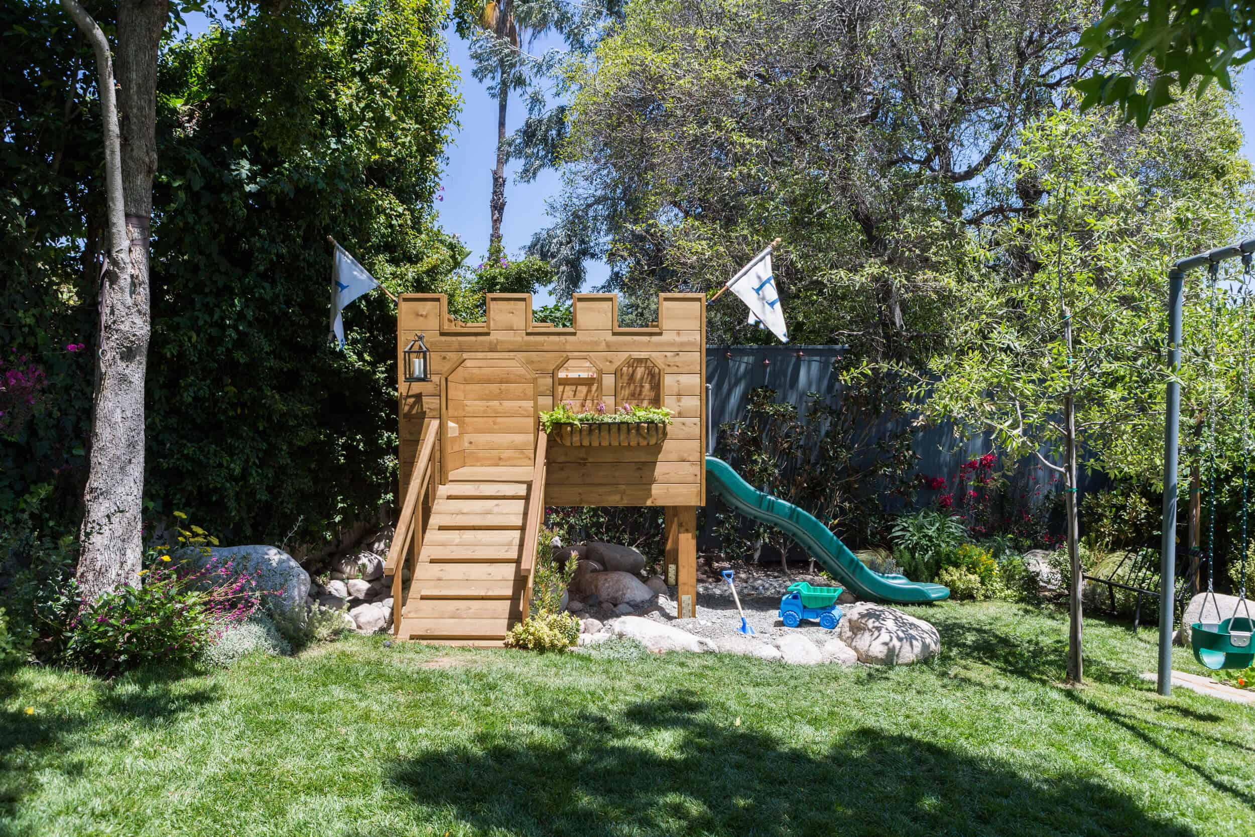 Emily-Henderson-Backyard-171