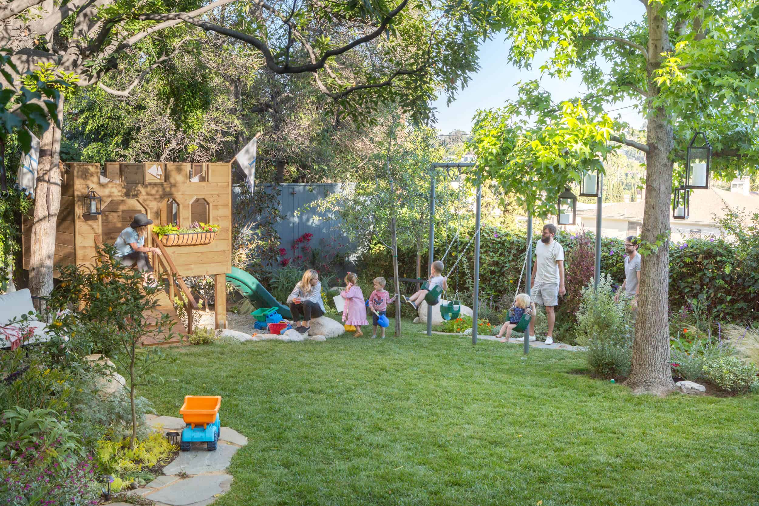 Emily-Henderson-Backyard-411