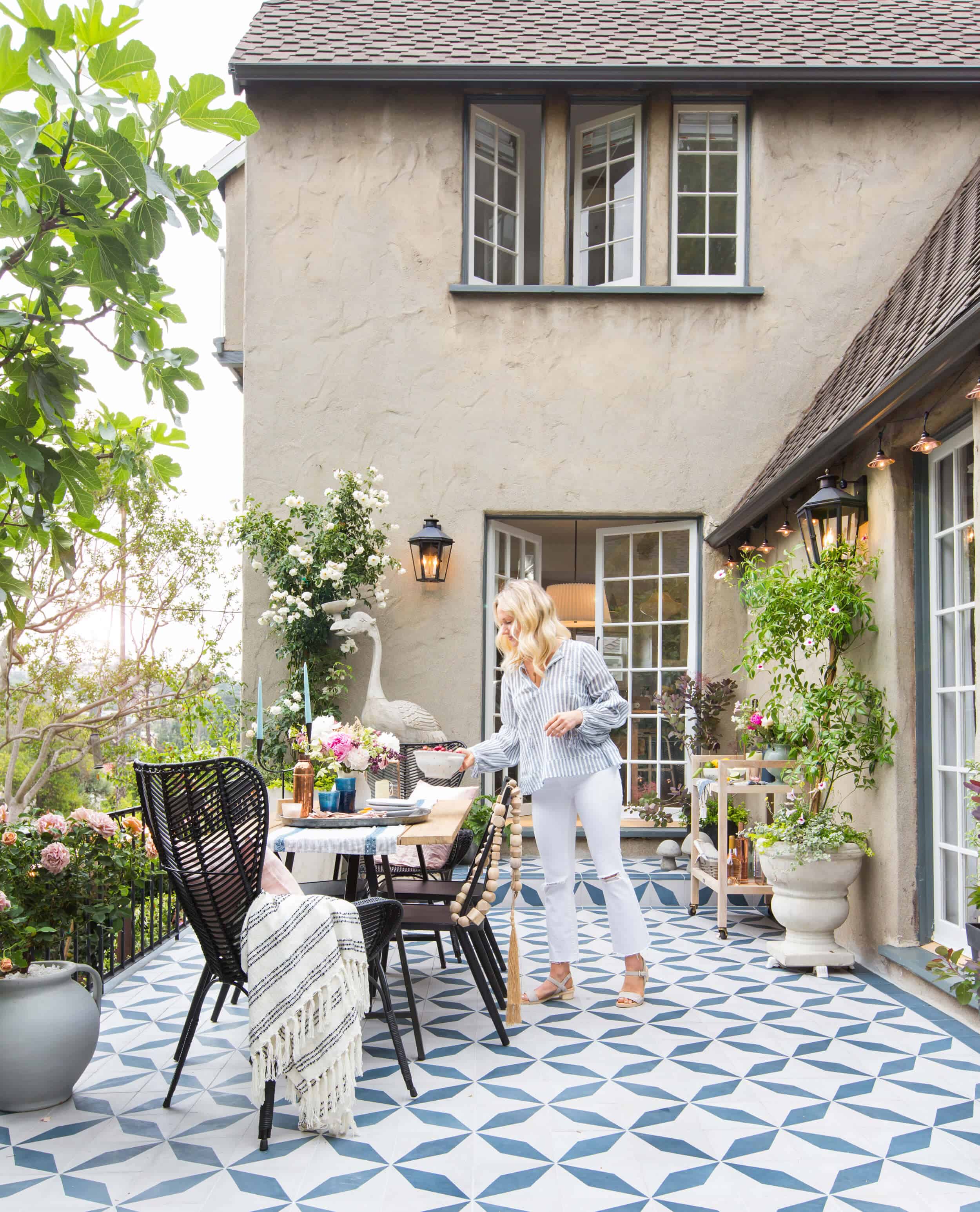 Emily-Henderson_House-Beautiful_Courtyard_Tile_Modern_English_Country_10