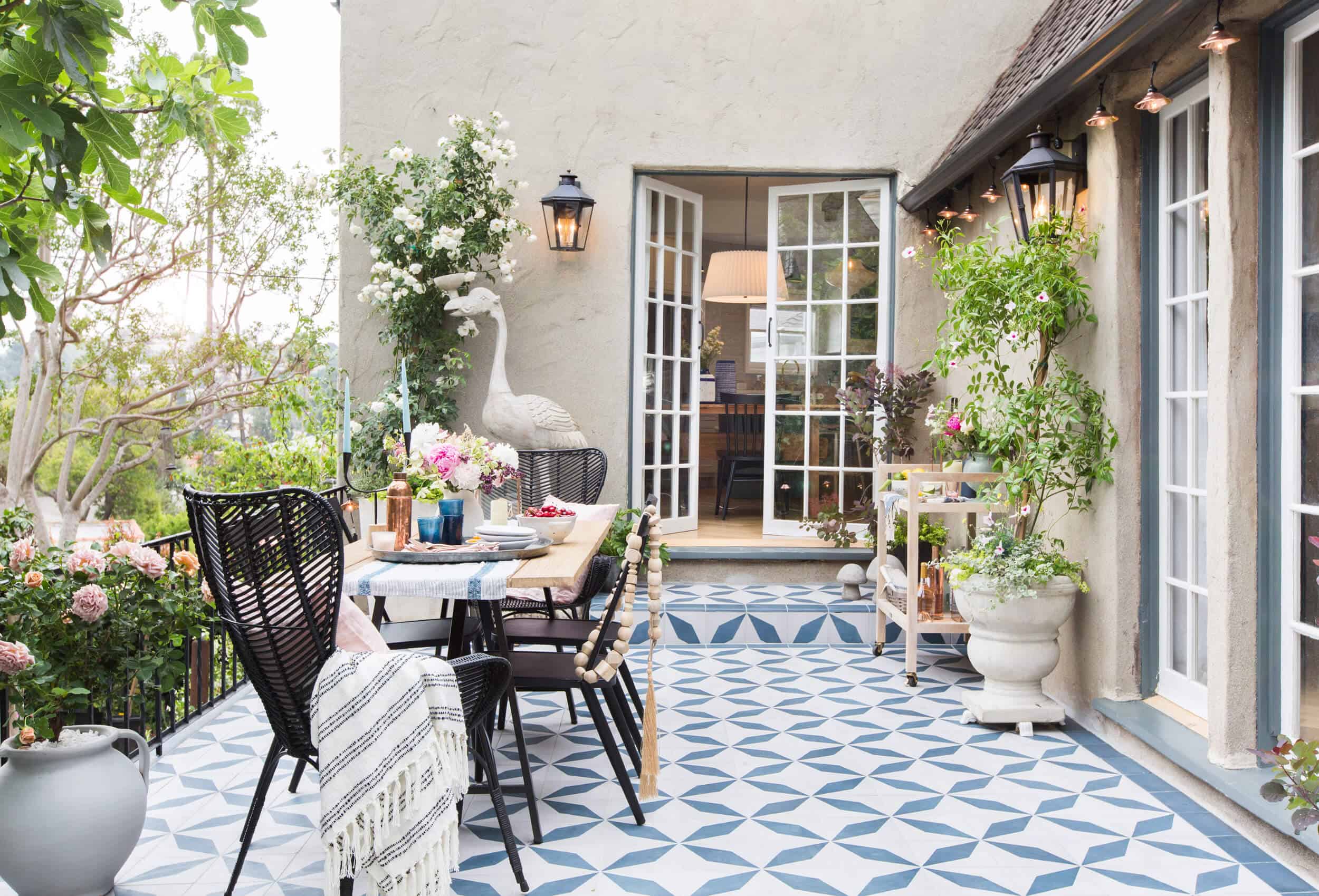 Emily-Henderson_House-Beautiful_Courtyard_Tile_Modern_English_Country_11