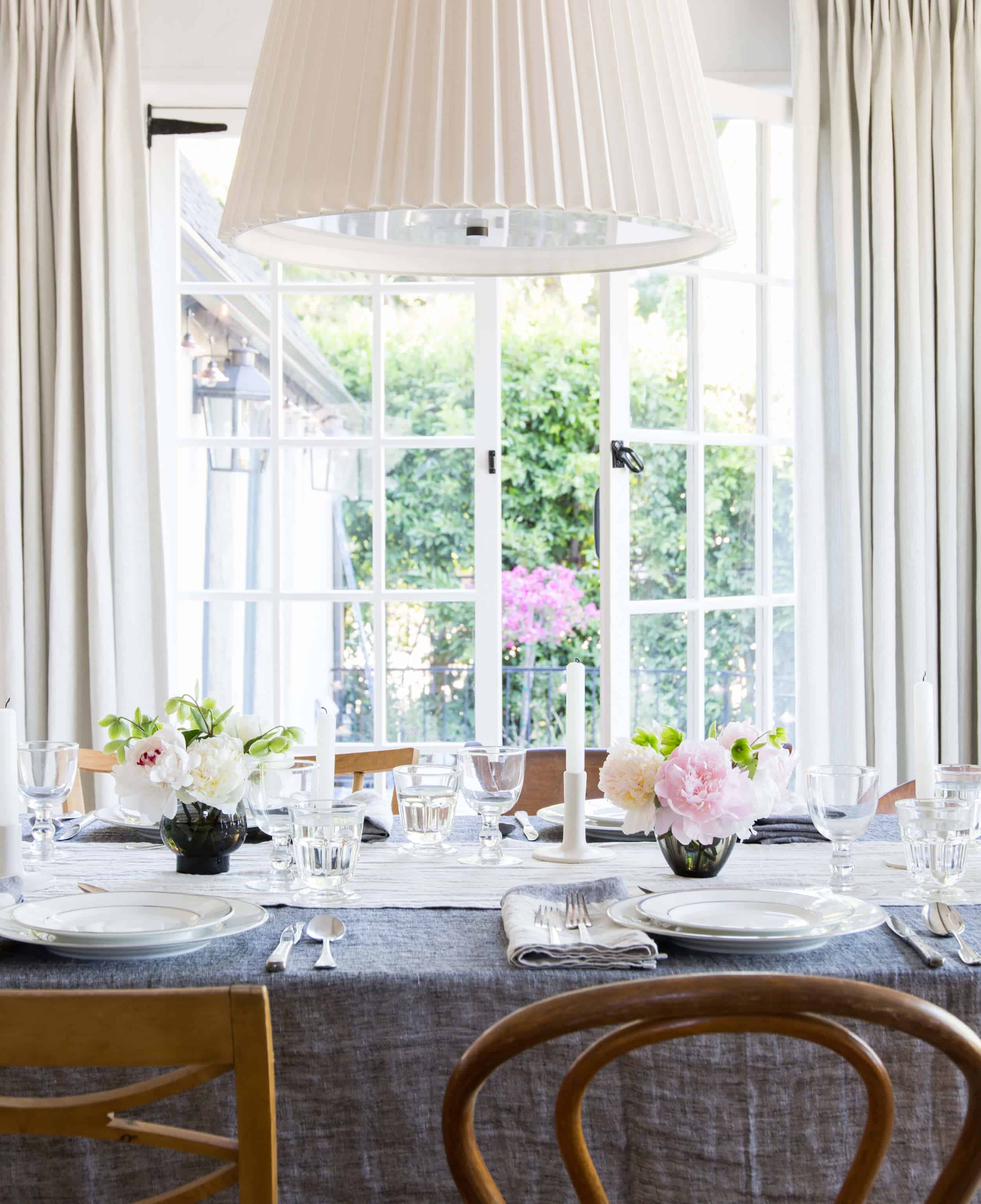 Emily-Henderson_Paracute_Tablescape_Neutral_Linen_Natural_11