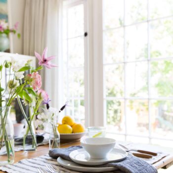 Emily-Henderson_Paracute_Tablescape_Neutral_Linen_Natural_5