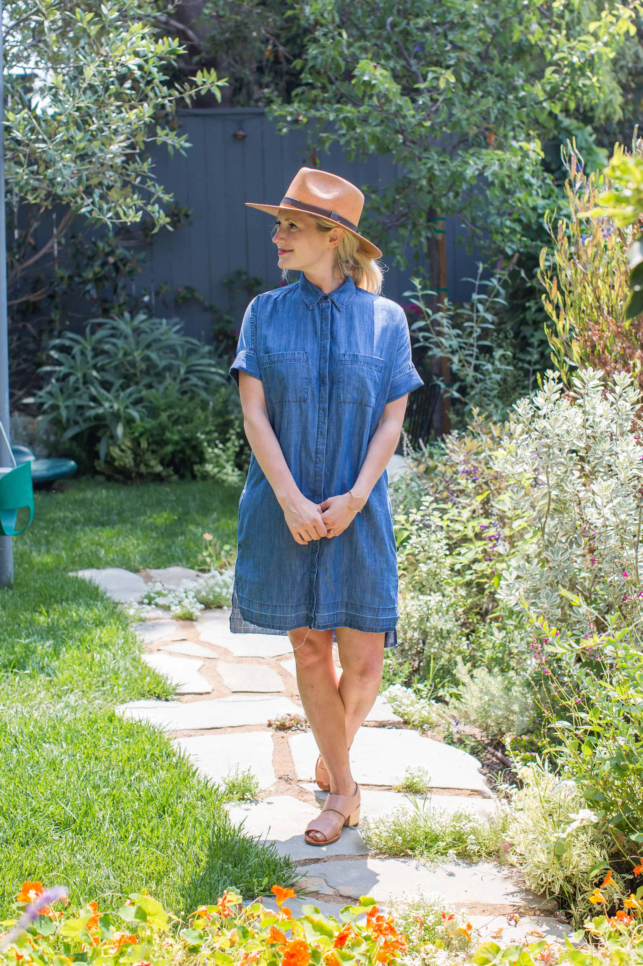 Emily-Henderson-Summer-Essentials-Fashion00020