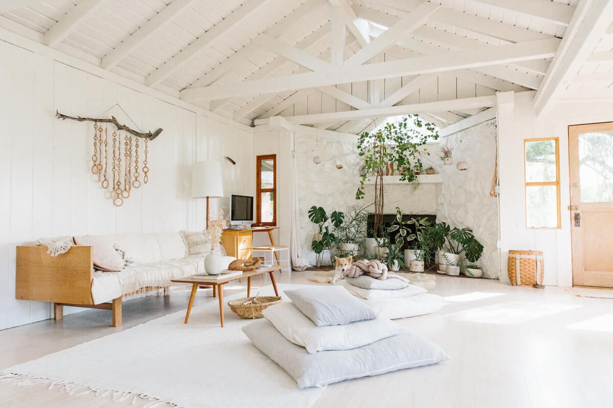 Emily-Henderson_California-Casual_Neutral_Blonde-Woods_Cream_Black_Brass_Copper_6