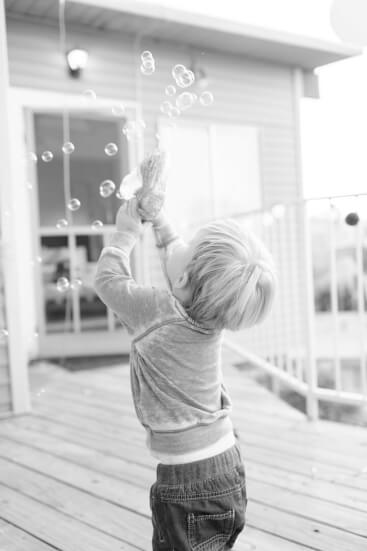 Decorations_Blue_Gold_White_Spiderman_Emily-Henderson_Boys-Birthday18